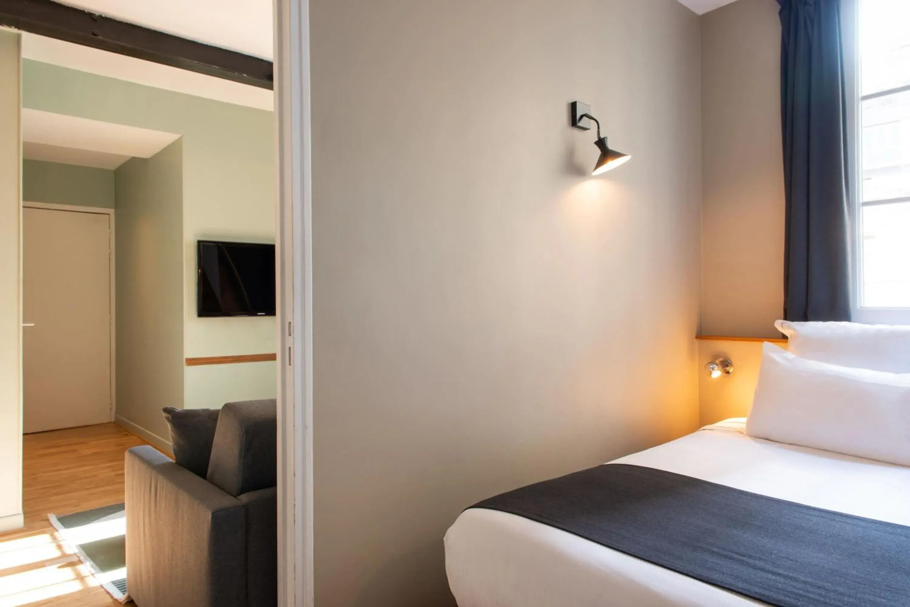 Bedroom, Bed in Hôtel Helzear Montparnasse Bedroom, Bed in Hôtel Helzear Montparnasse