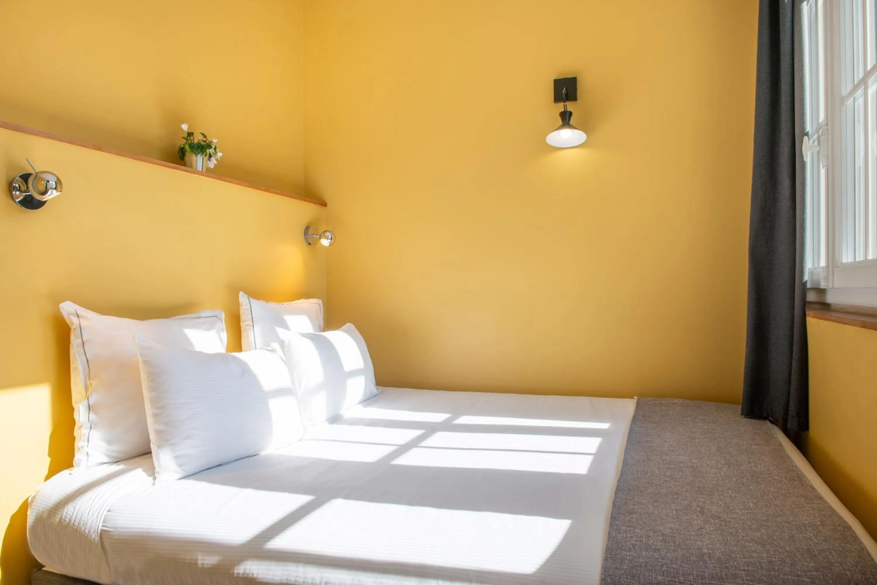 Bed in Hôtel Helzear Montparnasse