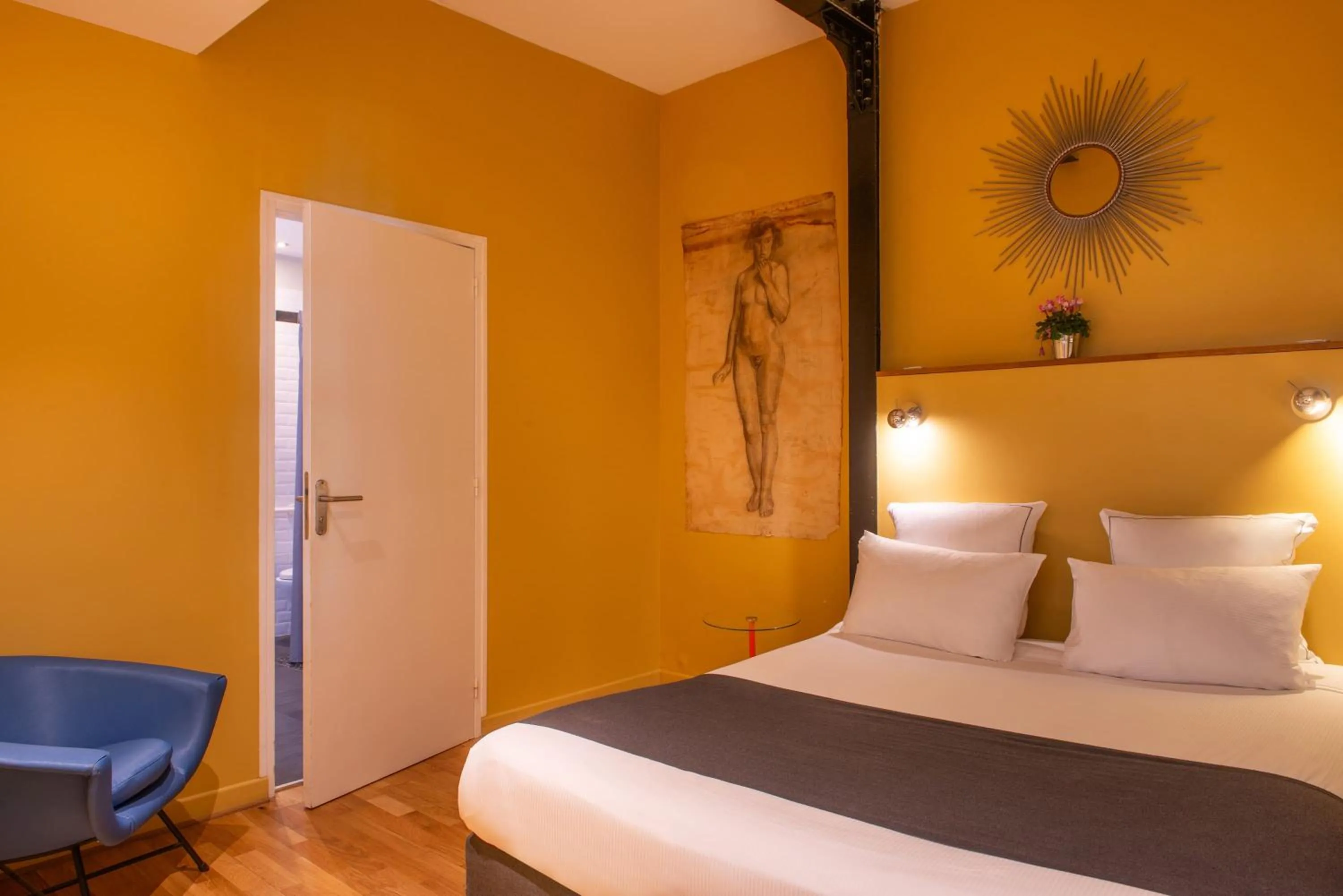 Bedroom, Bed in Hôtel Helzear Montparnasse