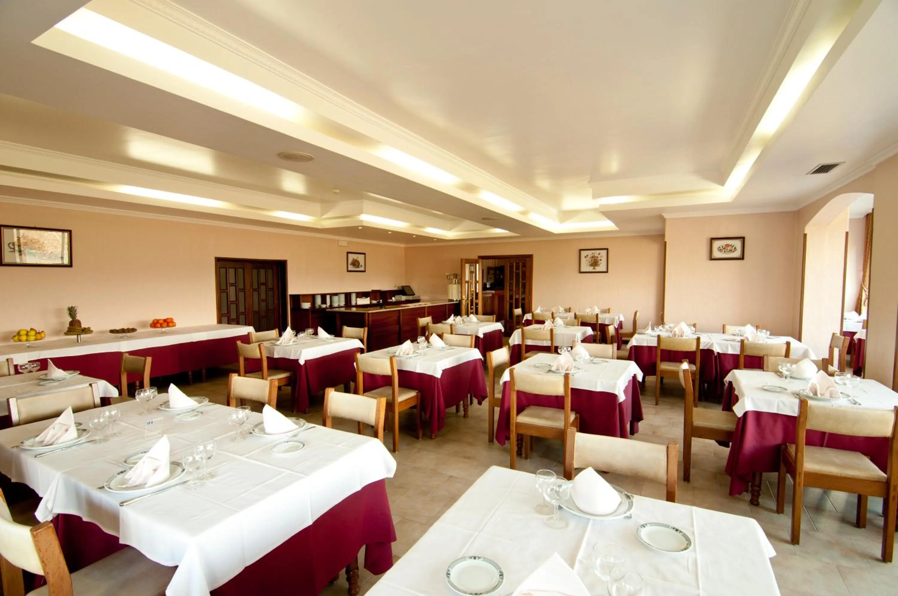 Restaurant/places to eat in Hotel Belsol