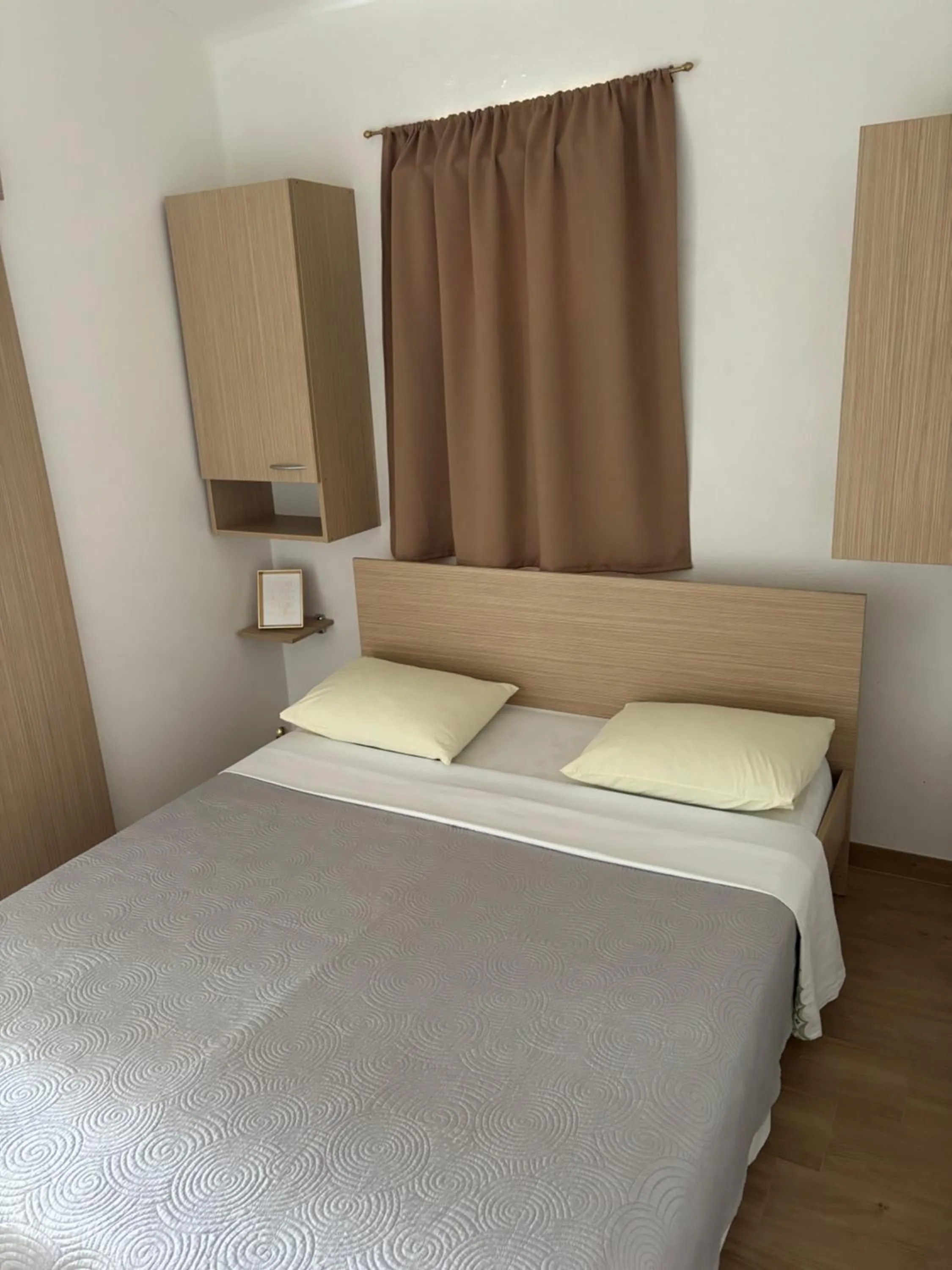 Bed in Apartments Lolo