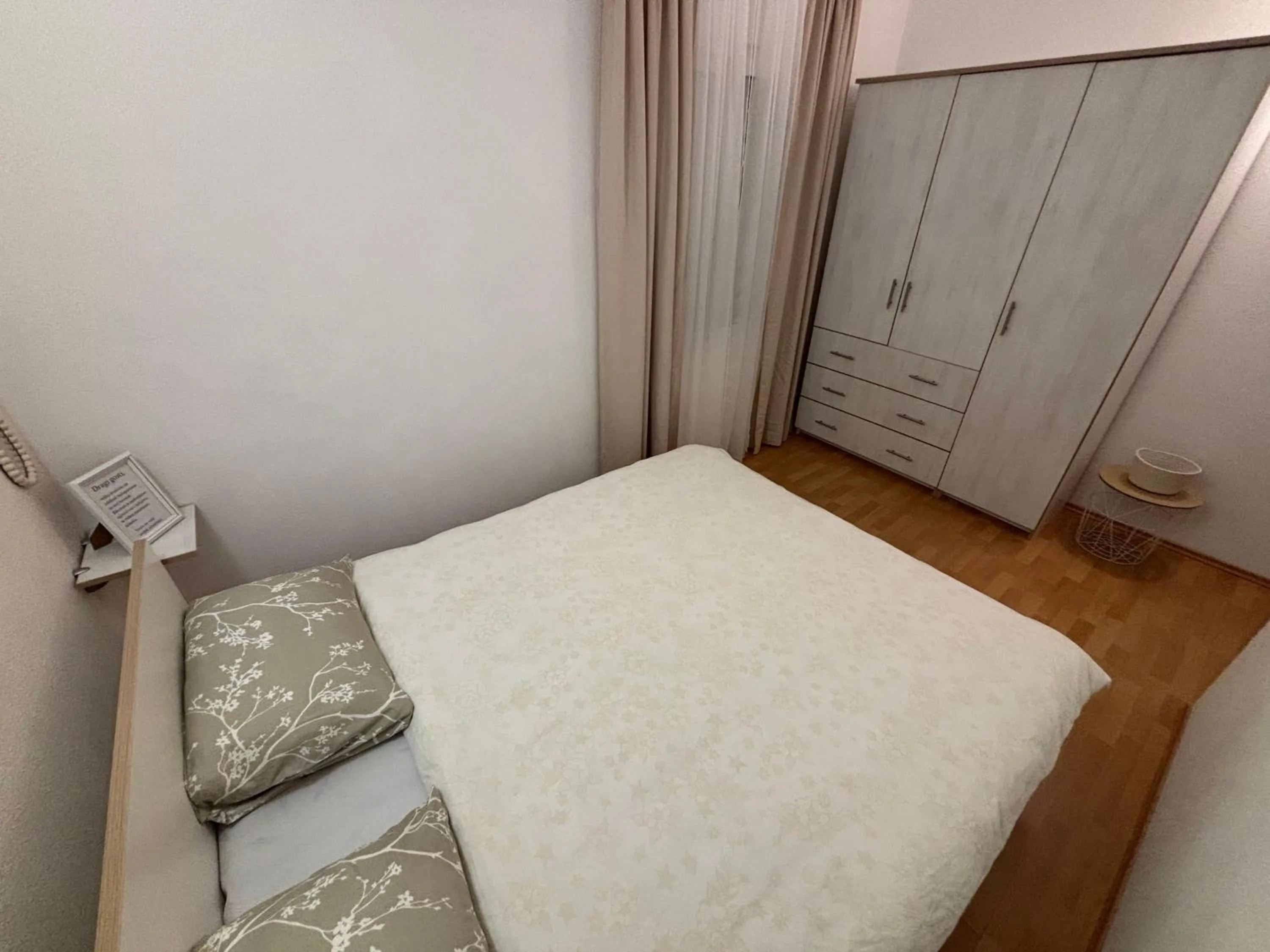 Bed in Apartments Lolo