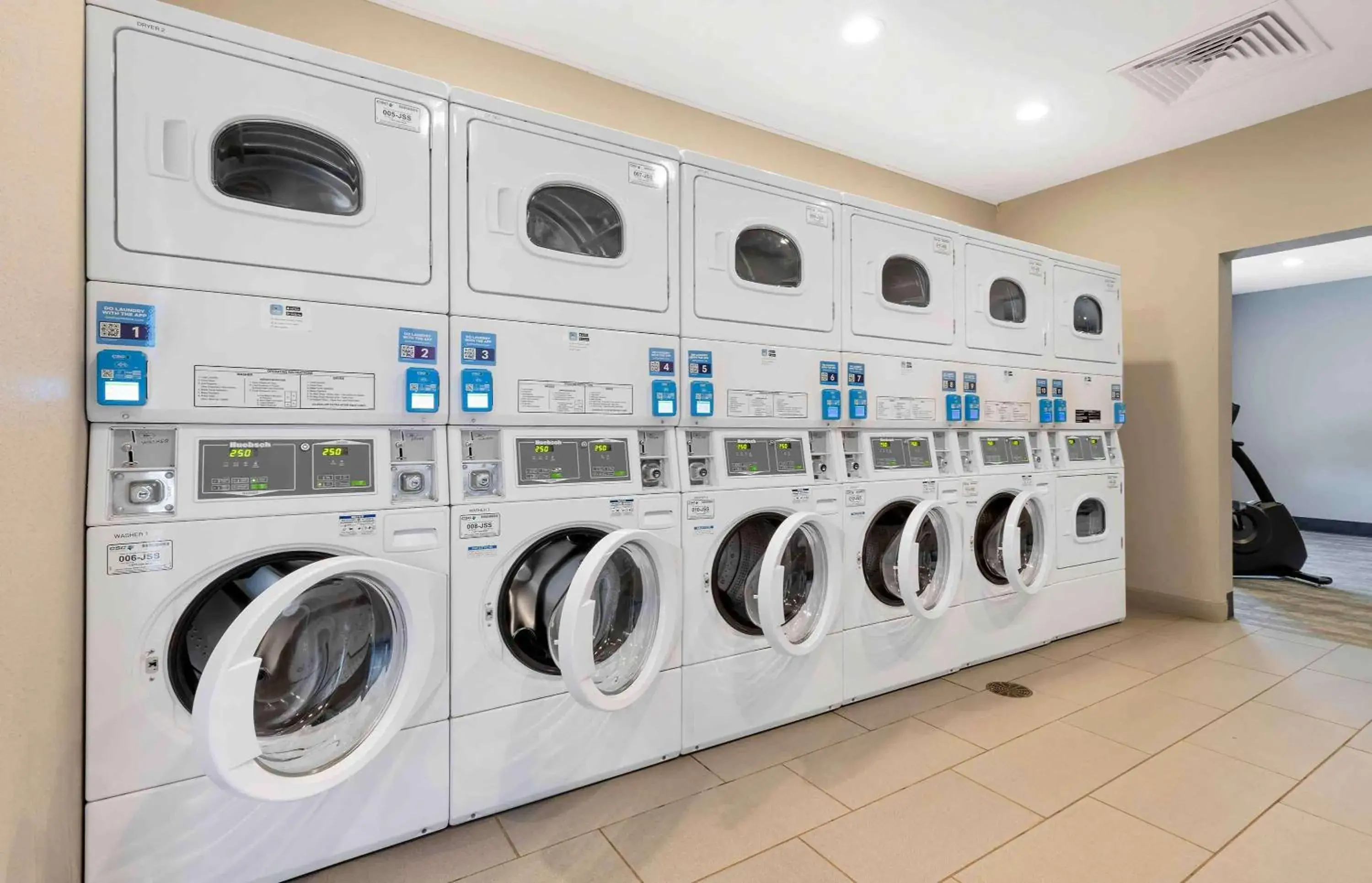 Property building in Extended Stay America Premier Suites - Greenville - Woodruff Road Property building in Extended Stay America Premier Suites - Greenville - Woodruff Road