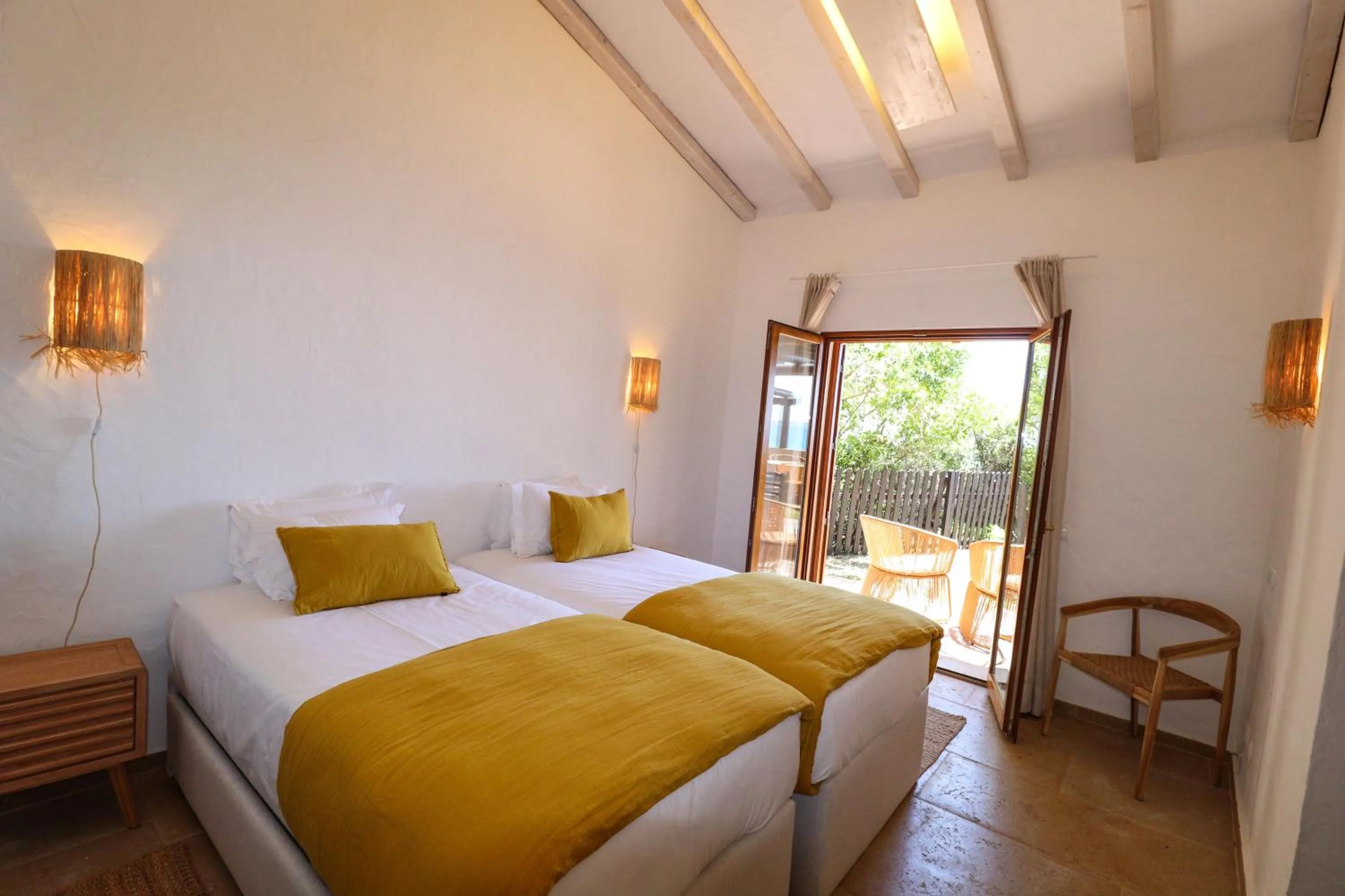 Three-Bedroom Villa with Sea View in Aldeamento Turistico da Prainha