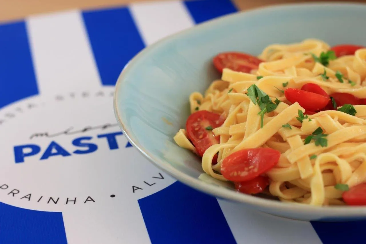 Restaurant/places to eat in Aldeamento Turistico da Prainha