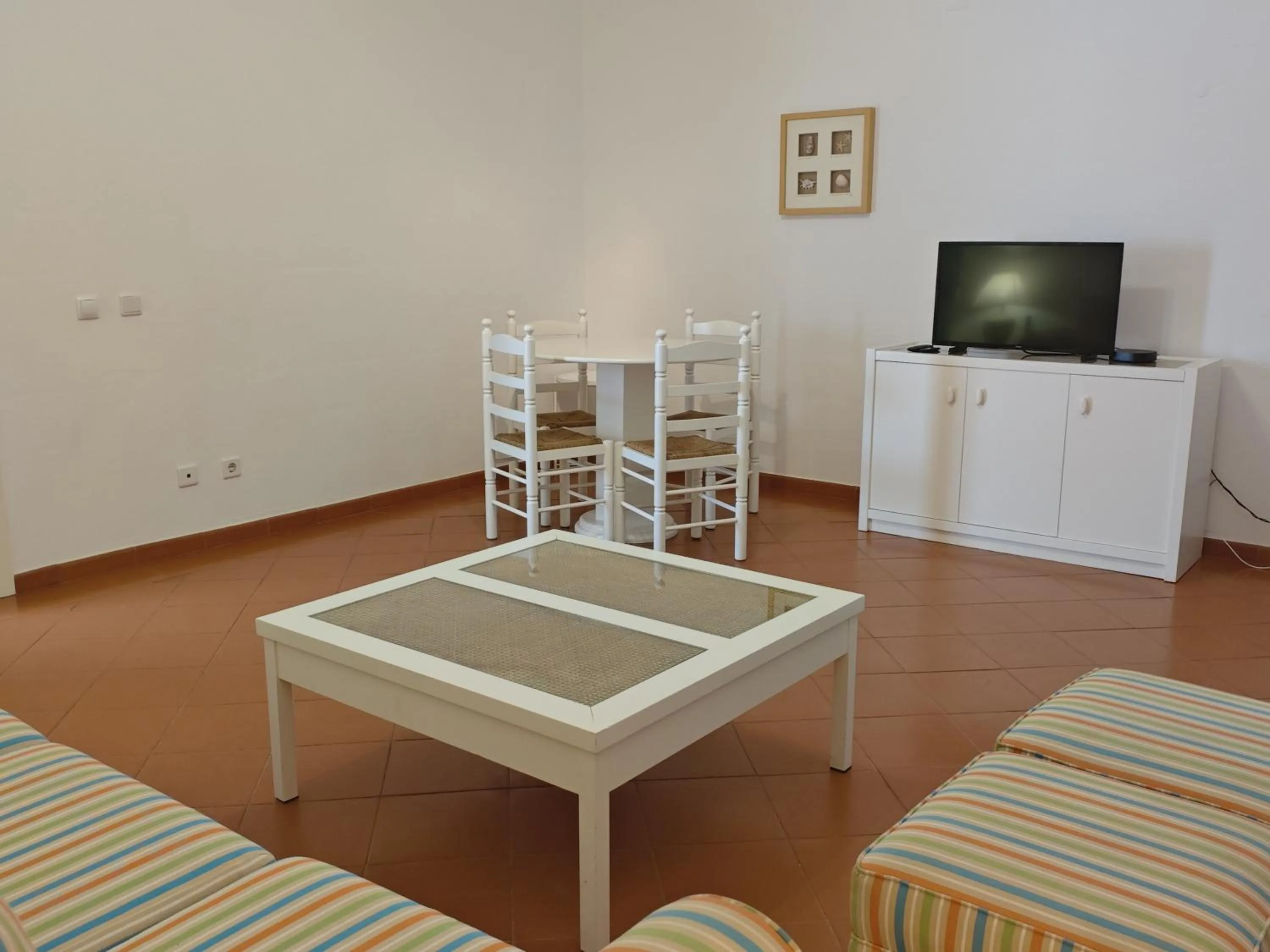 TV and multimedia in Aldeamento Turistico da Prainha