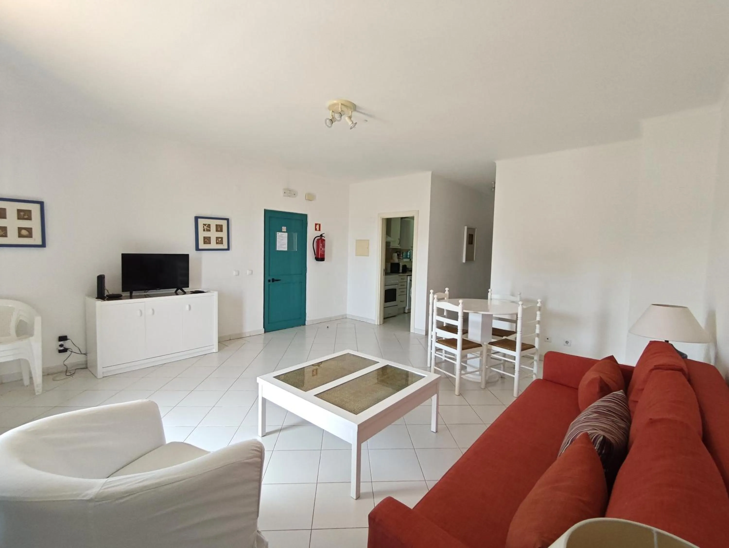 TV and multimedia in Aldeamento Turistico da Prainha