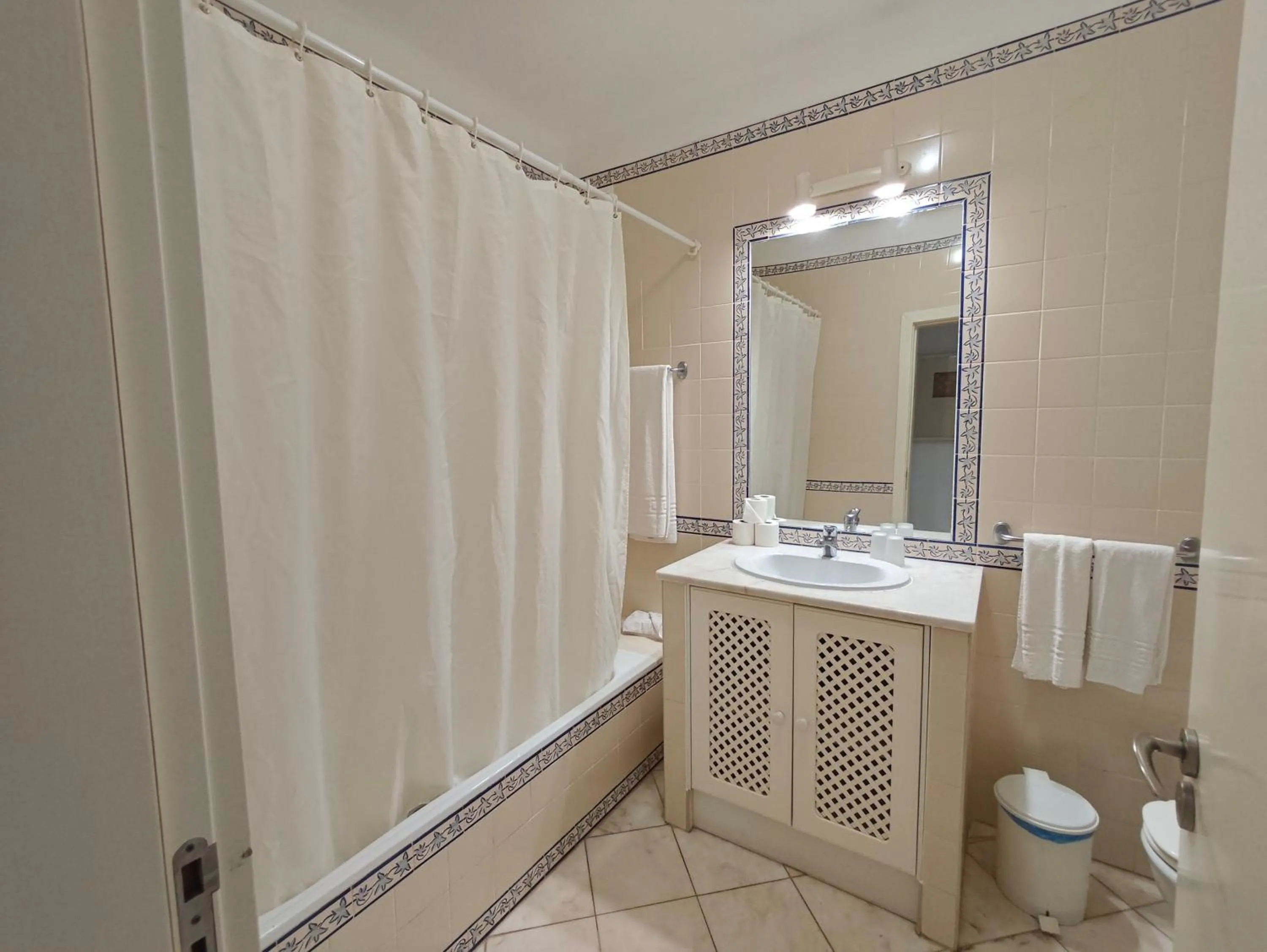 Bathroom in Aldeamento Turistico da Prainha