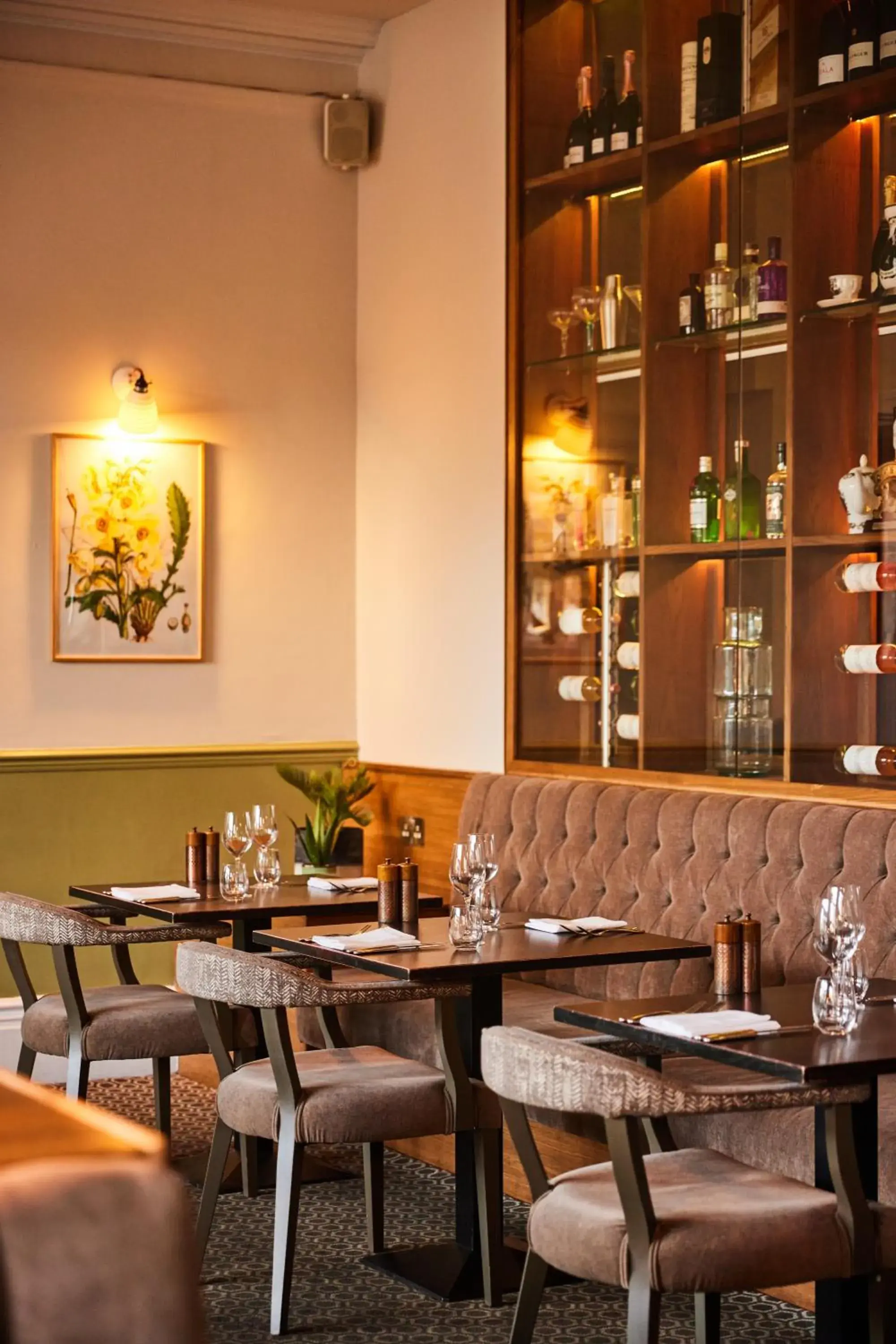 Restaurant/places to eat in The Alverton Restaurant/places to eat in The Alverton