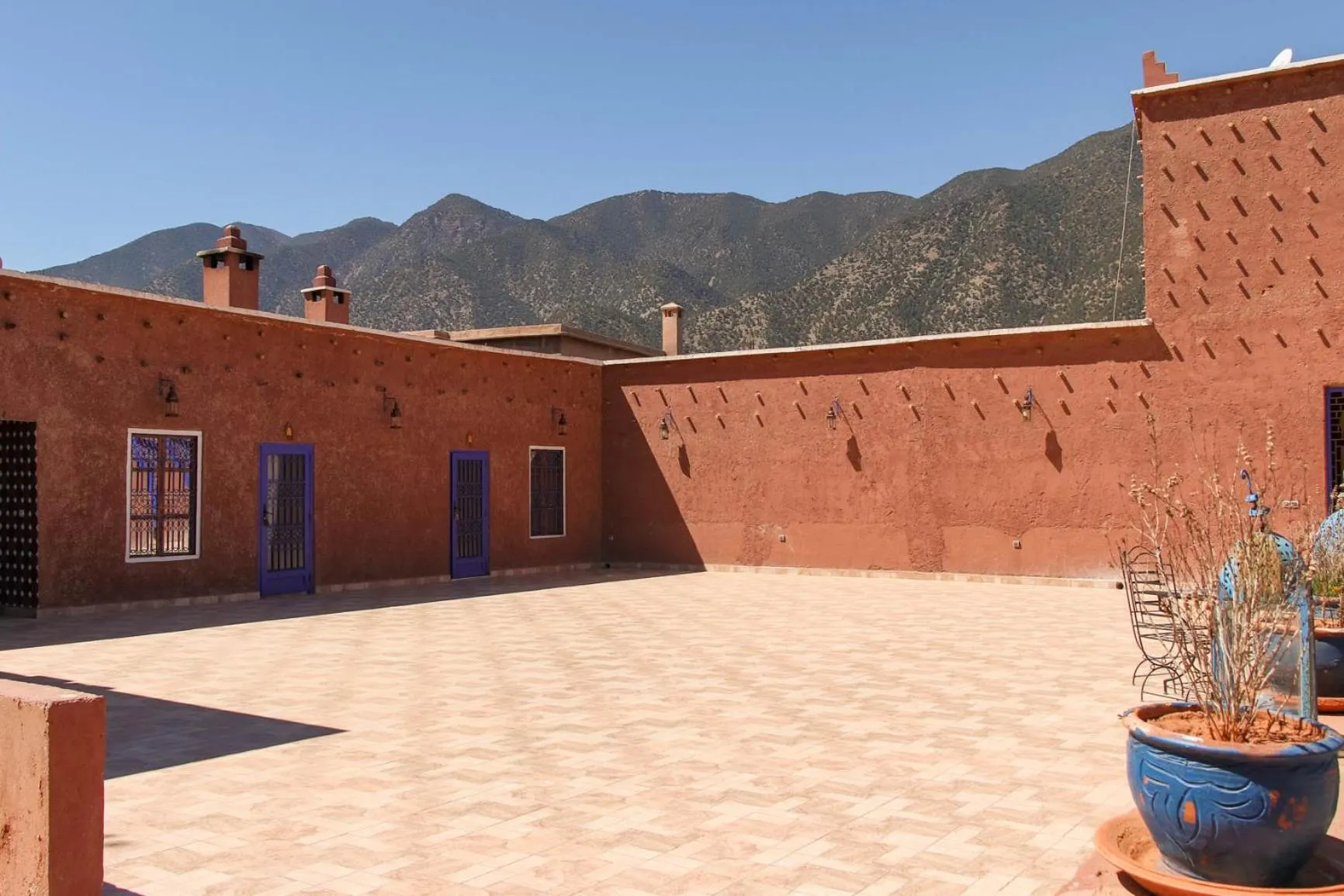 Property building in Riad Malak