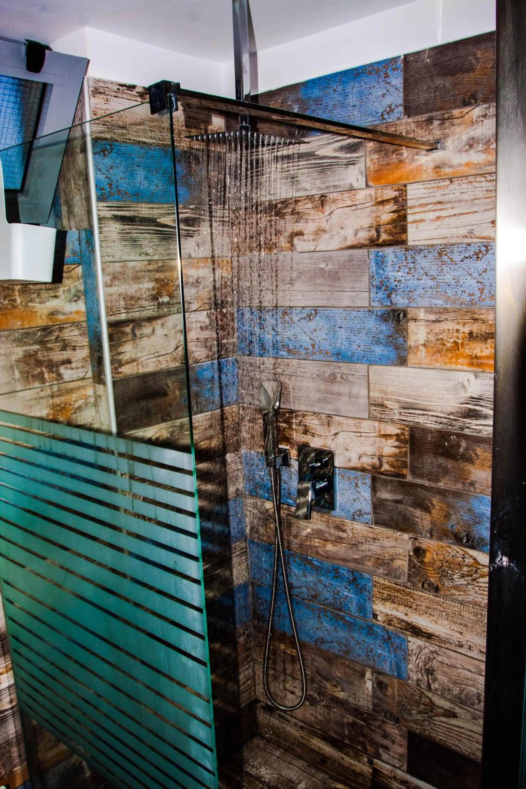 Shower in Sunshine Hotel Tigaki