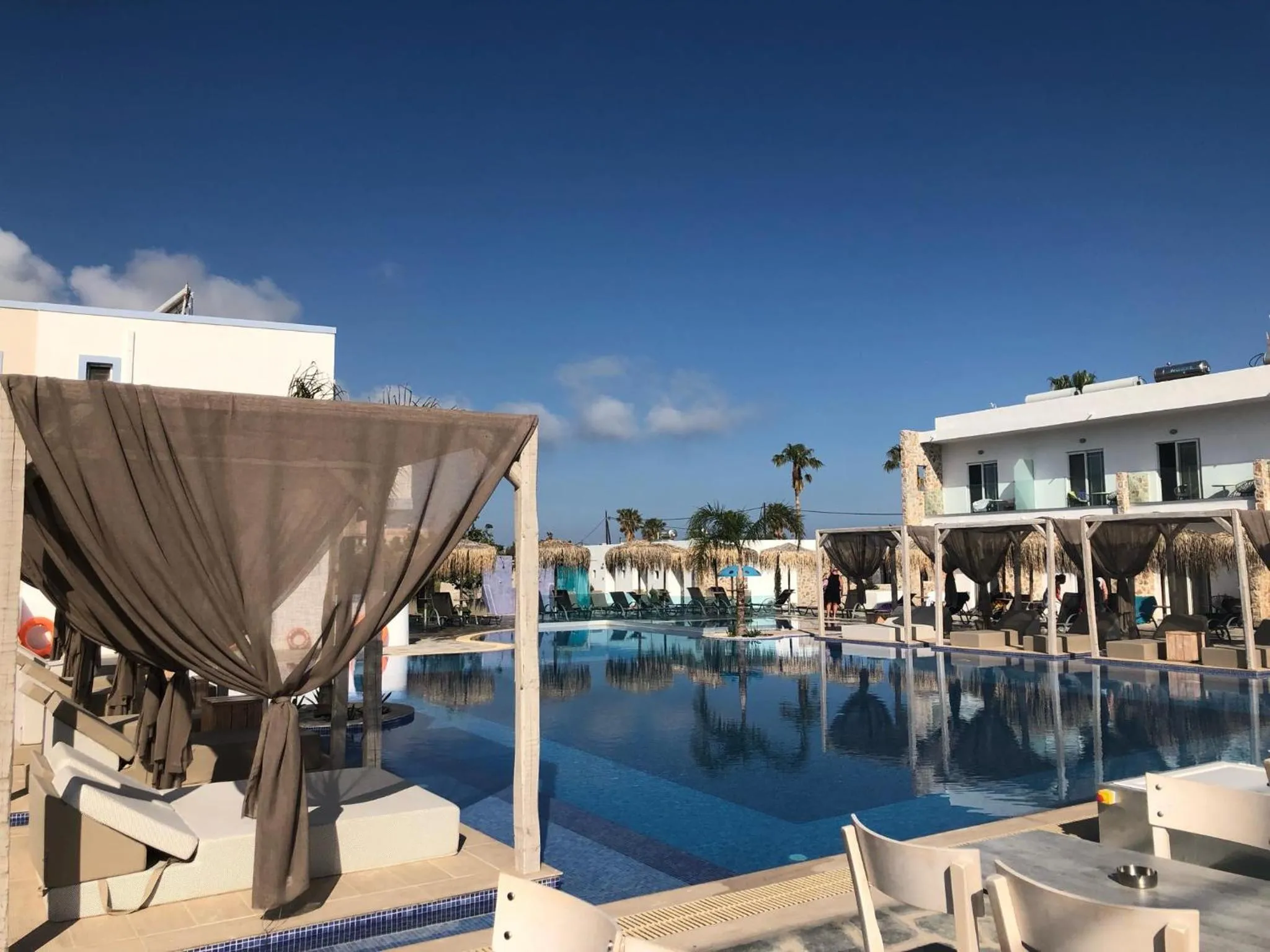 Swimming pool in Sunshine Hotel Tigaki