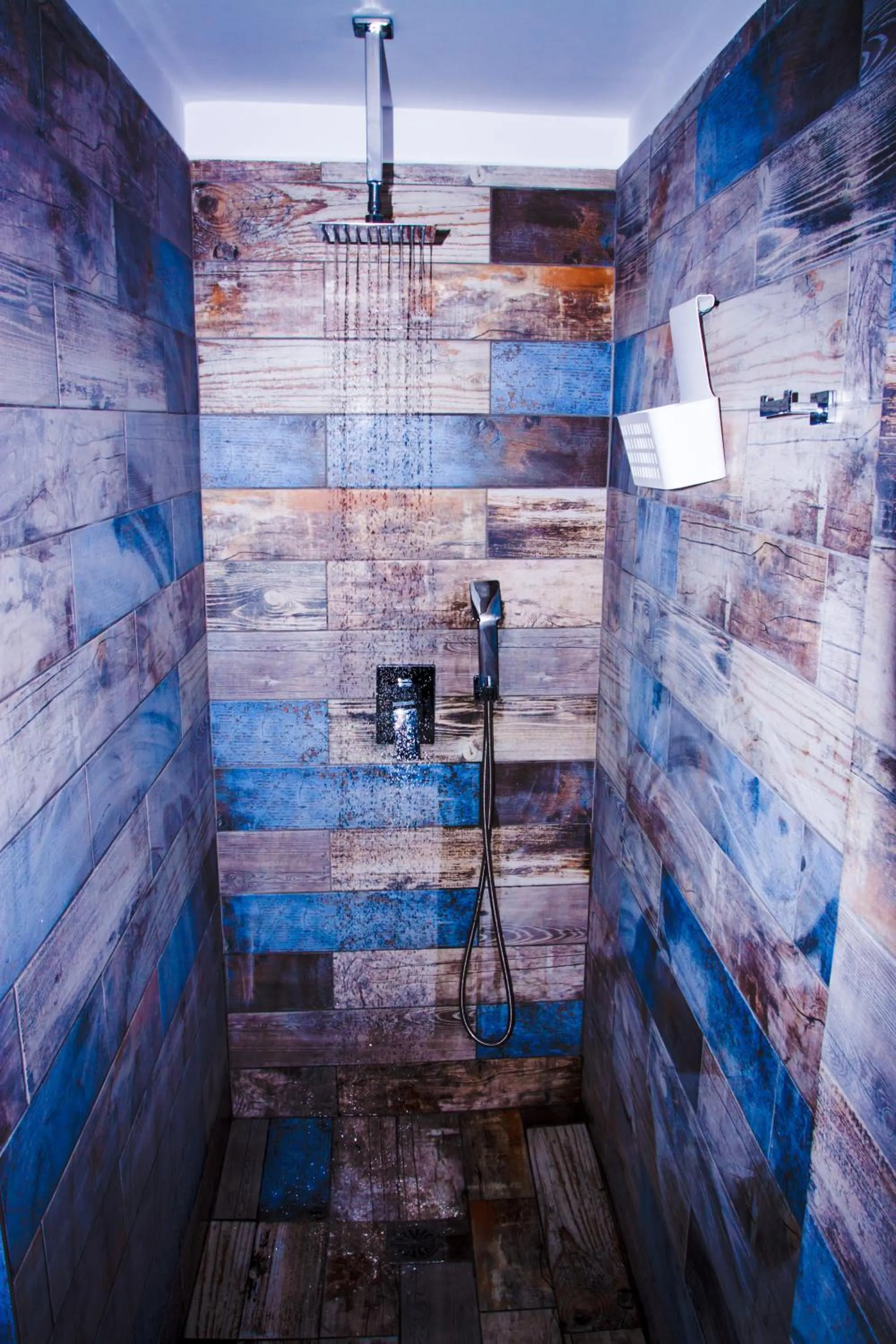 Shower in Sunshine Hotel Tigaki