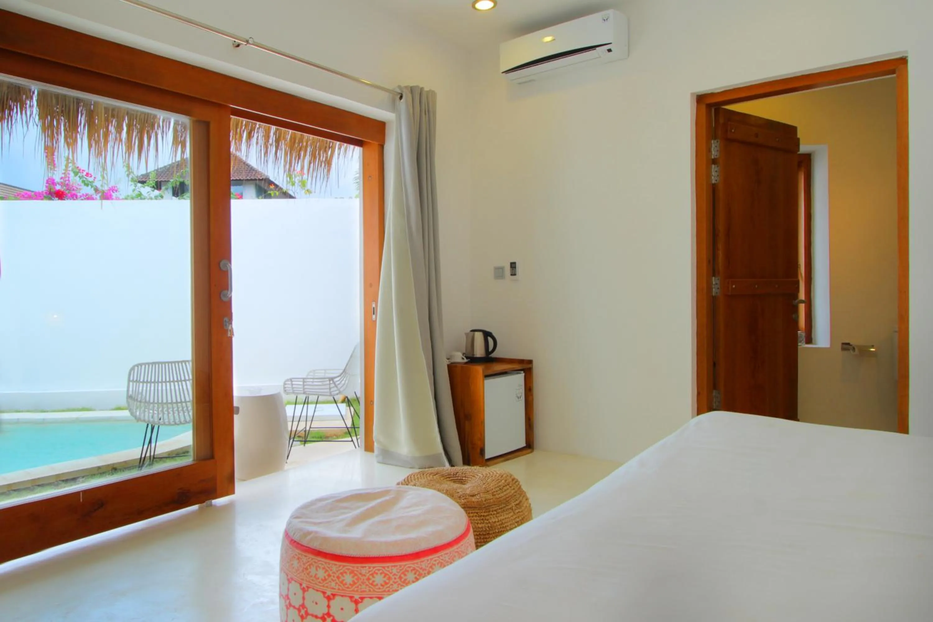 Day, Bed in The Apartments Canggu