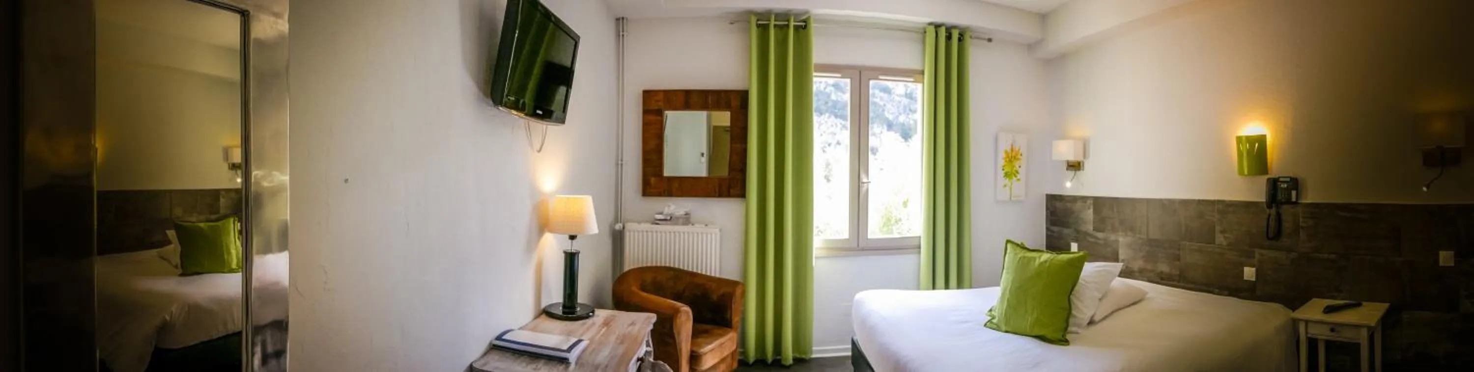 Photo of the whole room, Bed in Le Belvedere