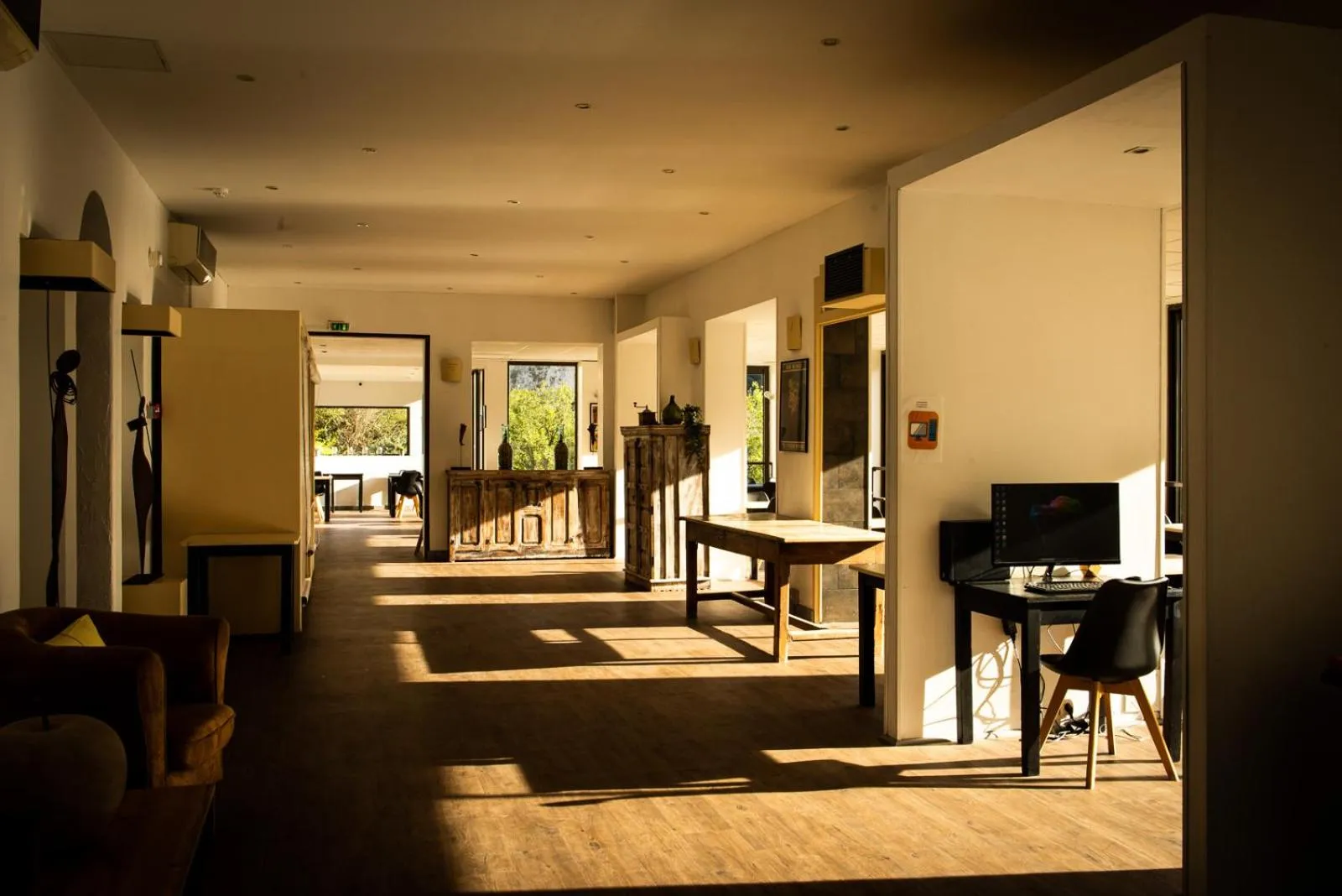 Restaurant/places to eat in Le Belvedere