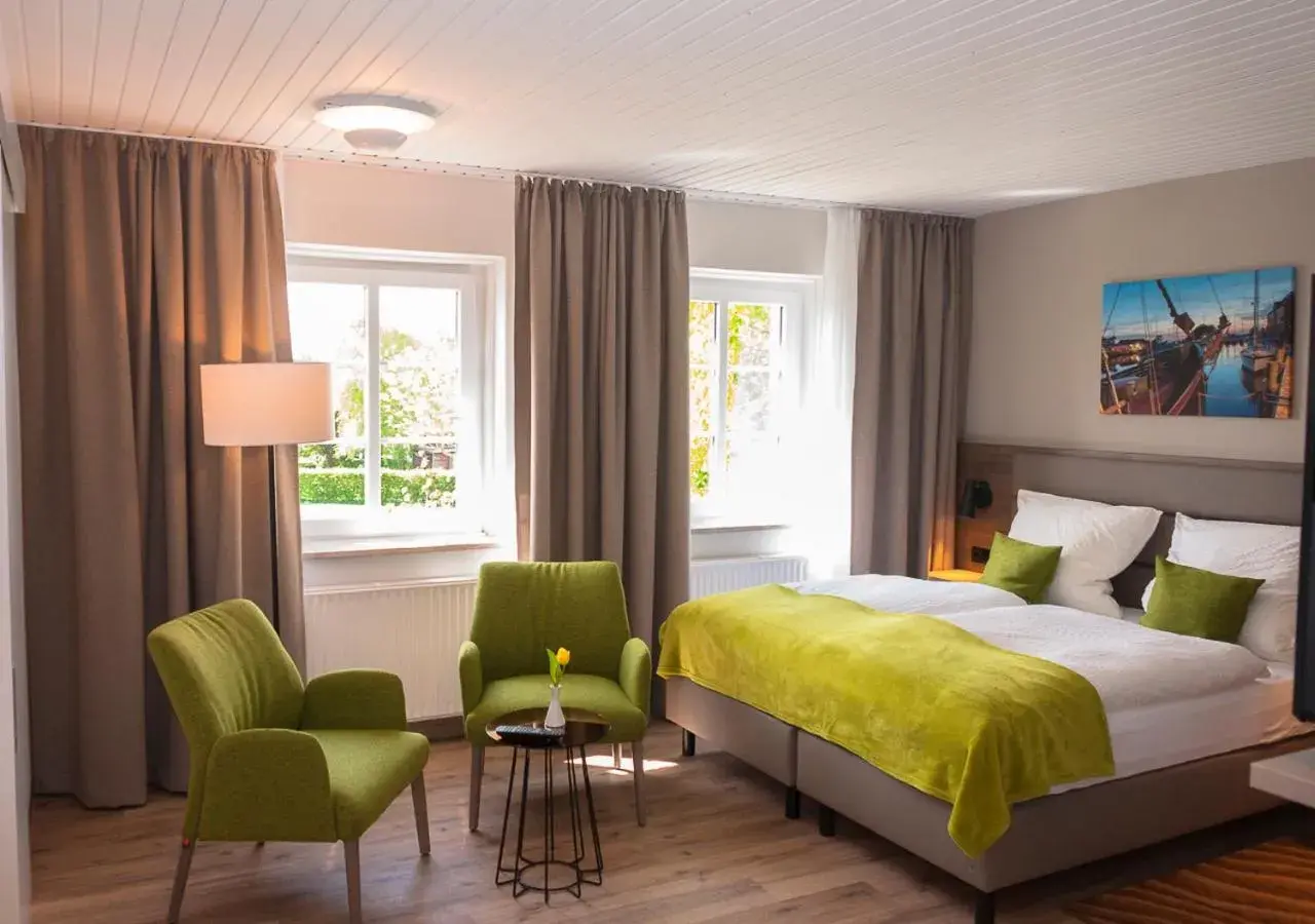 Photo of the whole room, Bed in Lindenhof Hotel Garni Photo of the whole room, Bed in Lindenhof Hotel Garni