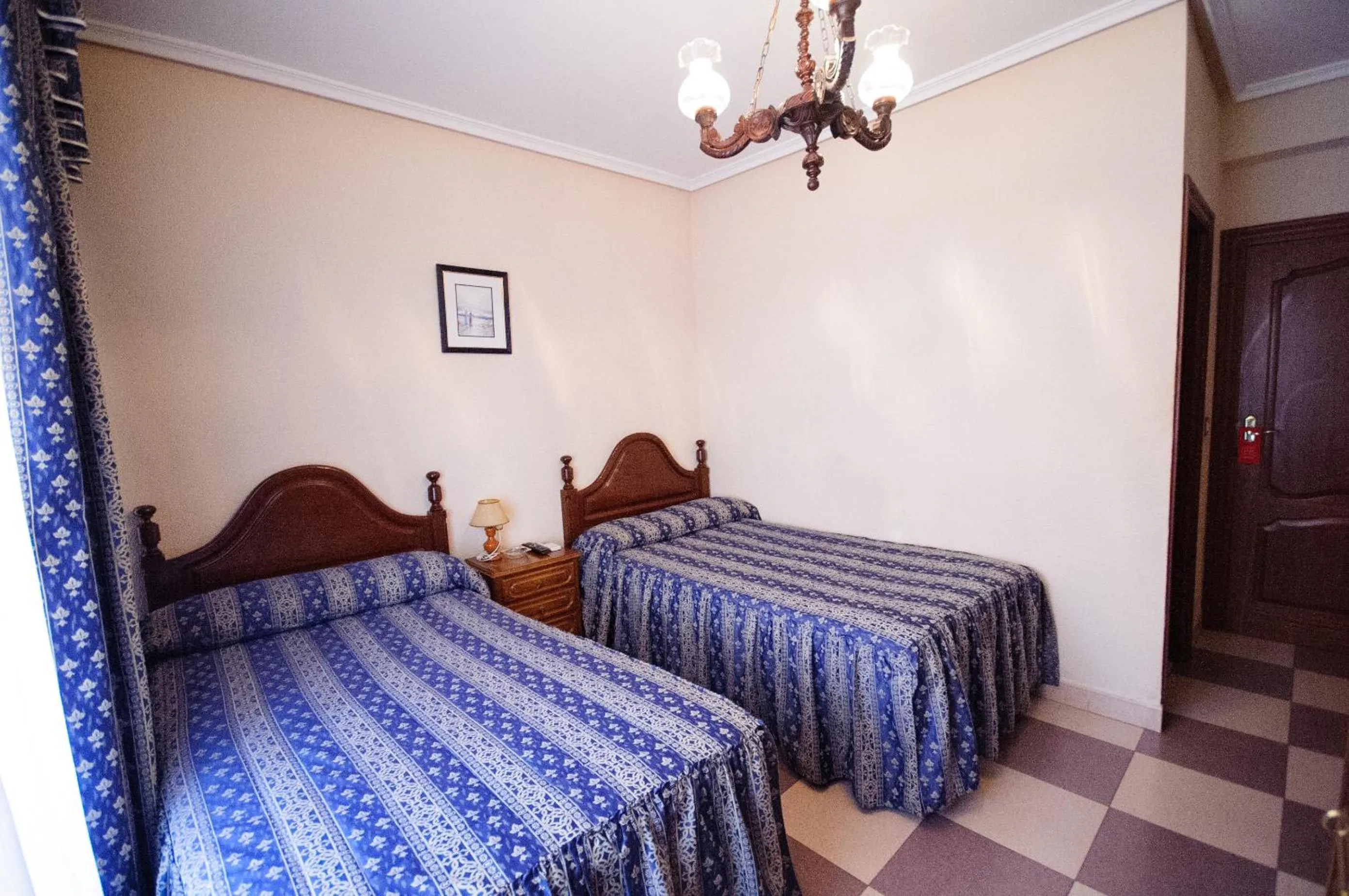 Double or Twin Room - single occupancy in Hostal Restaurante la Trucha