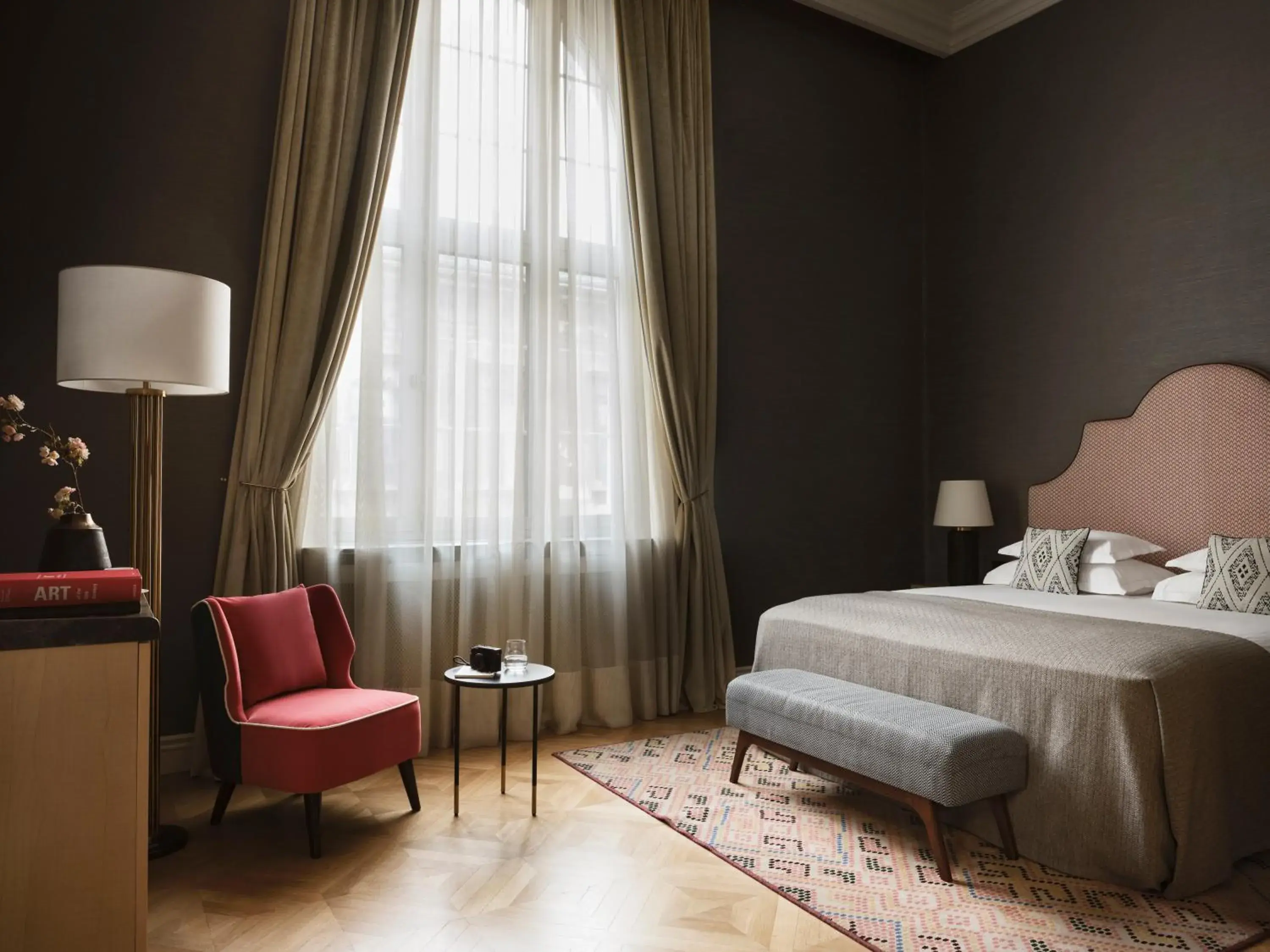 Bed in Hotel Capital Bed in Hotel Capital