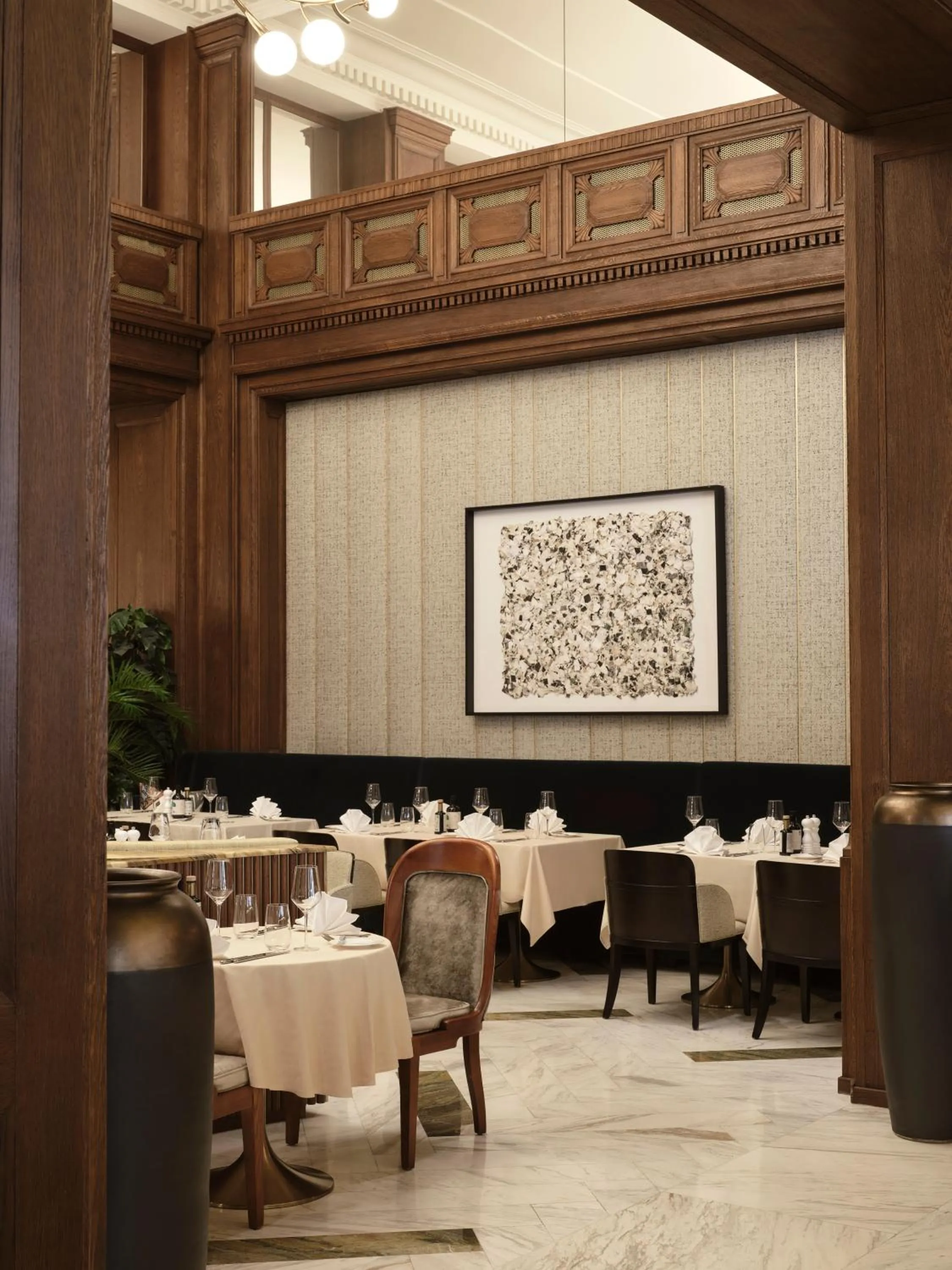 Restaurant/places to eat in Hotel Capital