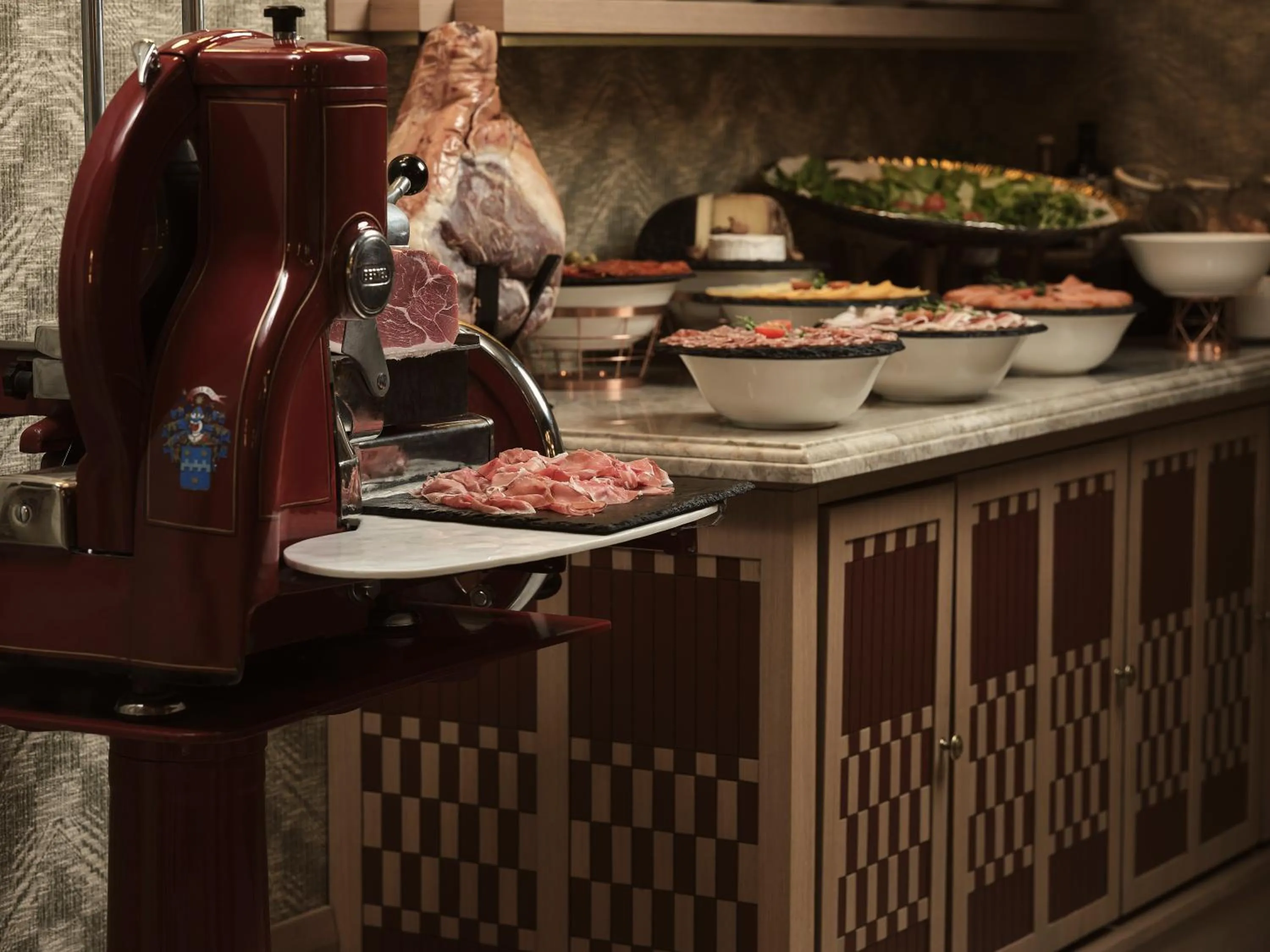 Food and drinks in Hotel Capital