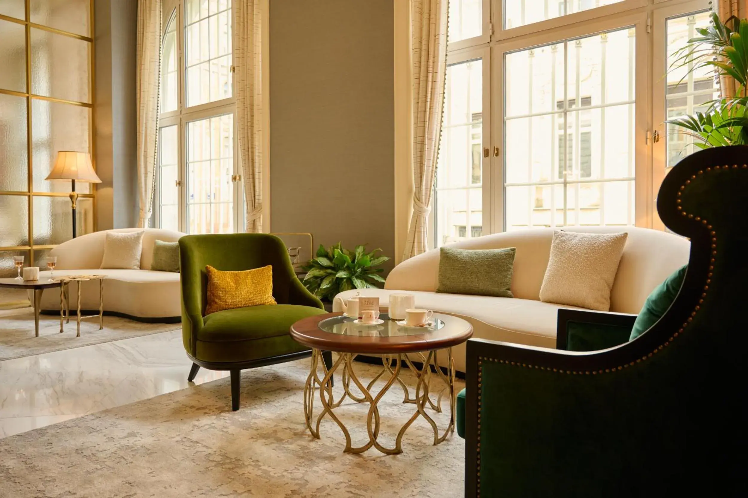 Lobby or reception in Hotel Capital Lobby or reception in Hotel Capital