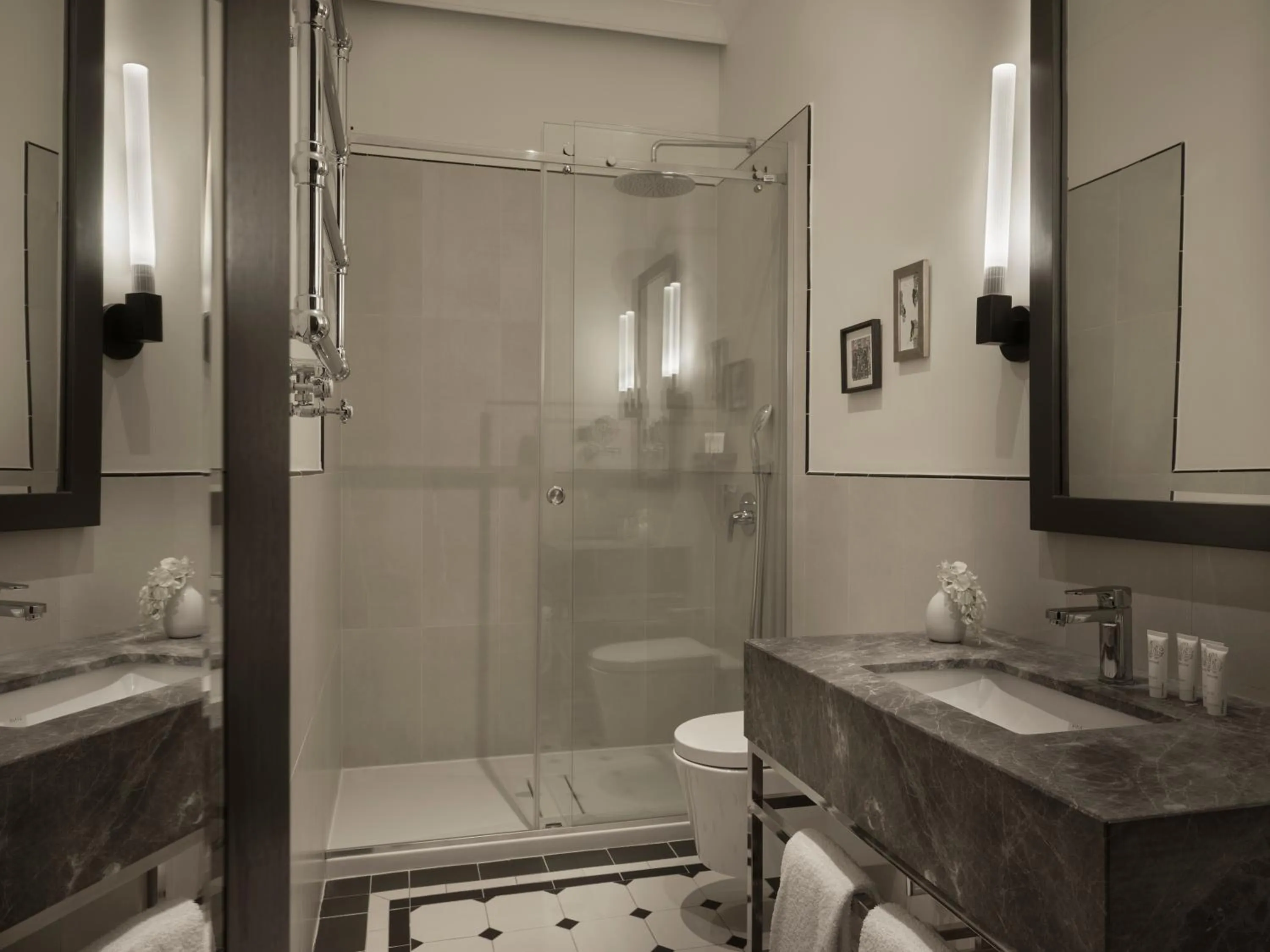 Bathroom in Hotel Capital