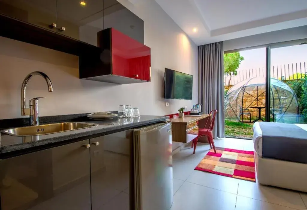 Double Room with Terrace in The Ray Hotel and Studios Double Room with Terrace in The Ray Hotel and Studios