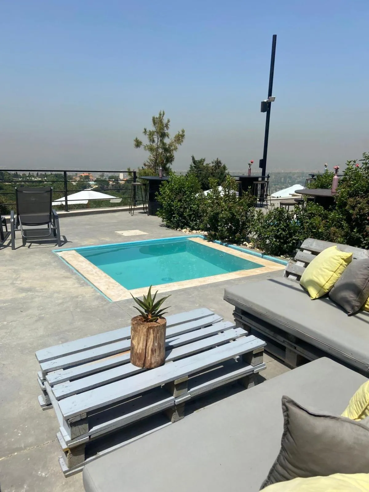 Patio in The Ray Hotel and Studios