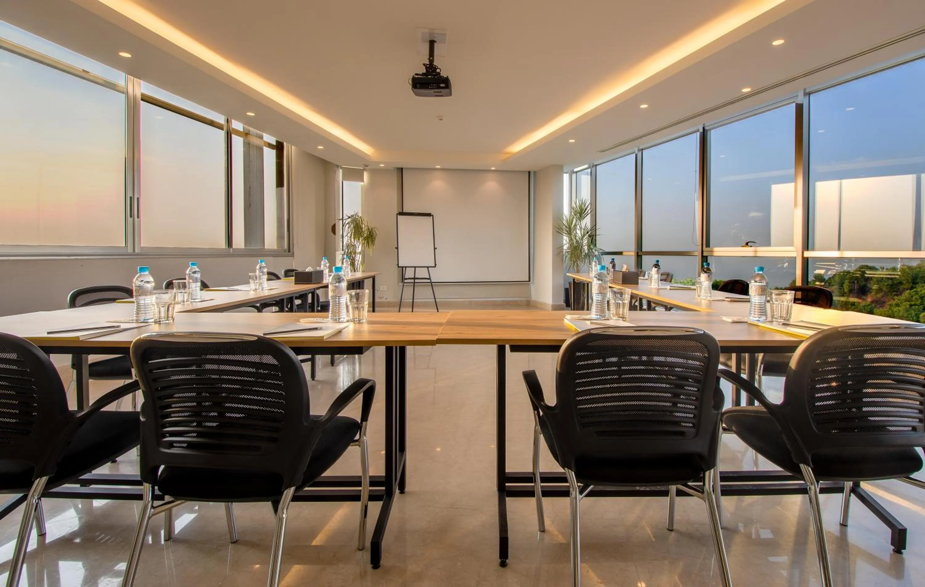 Business facilities in The Ray Hotel and Studios