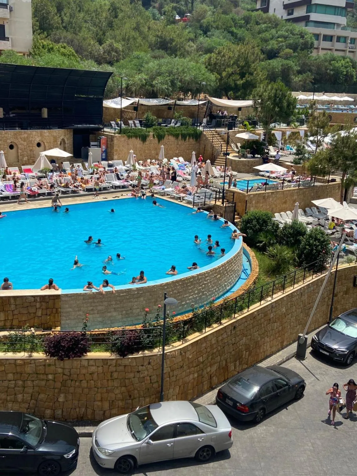 Day in The Ray Hotel and Studios