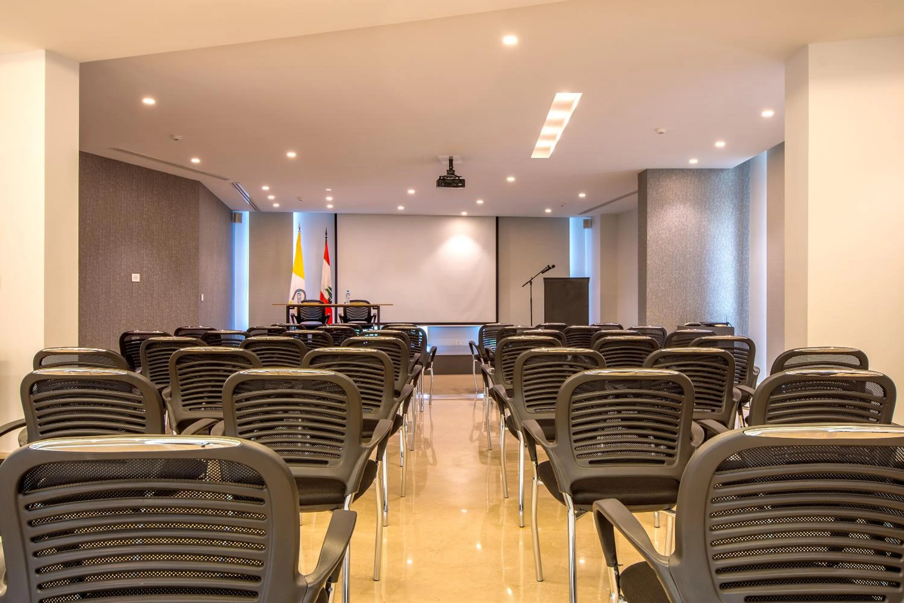 Business facilities in The Ray Hotel and Studios