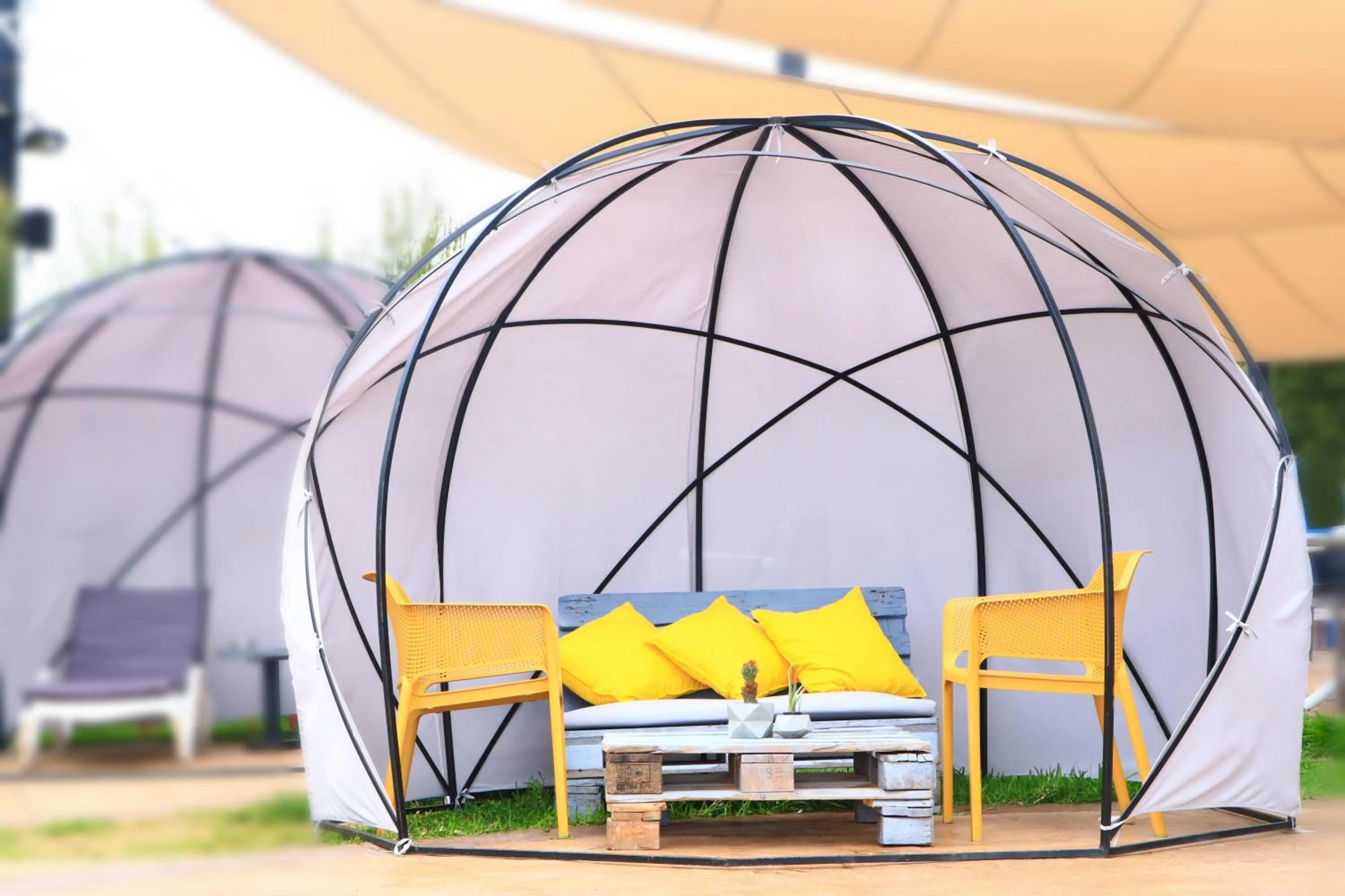 Patio in The Ray Hotel and Studios