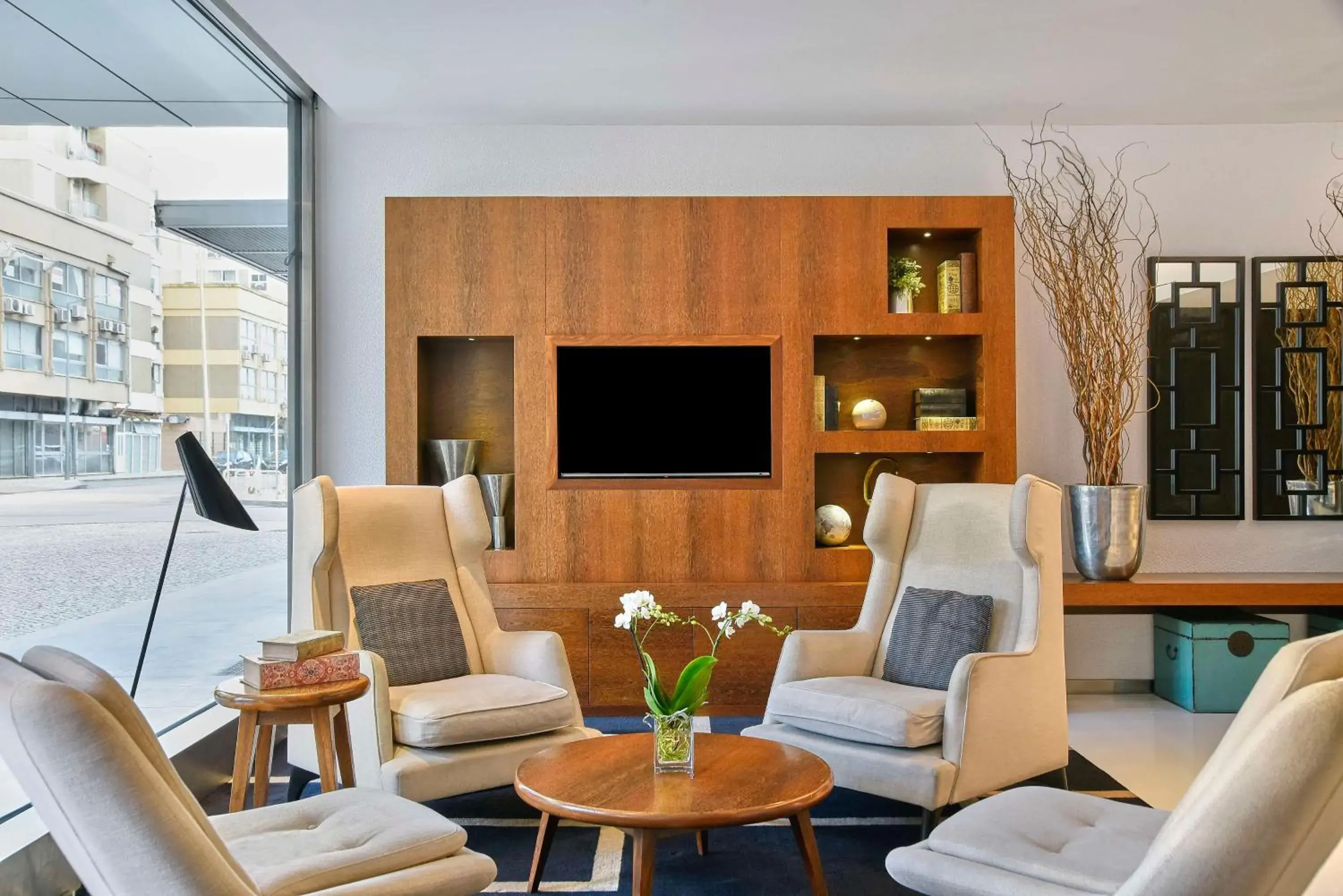 Lobby or reception in NH Coimbra Dona Ines Lobby or reception in NH Coimbra Dona Ines