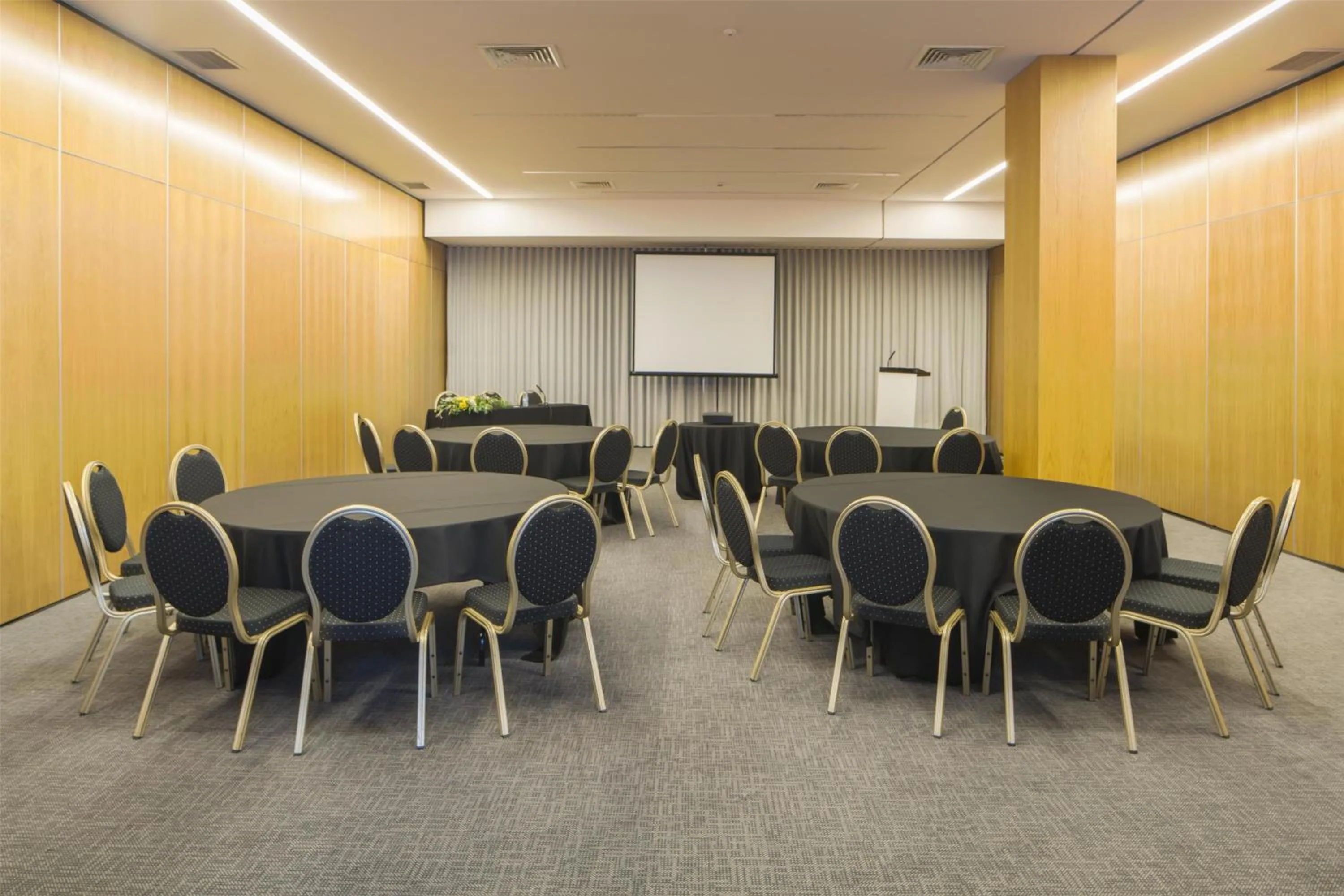 Meeting/conference room in NH Coimbra Dona Ines