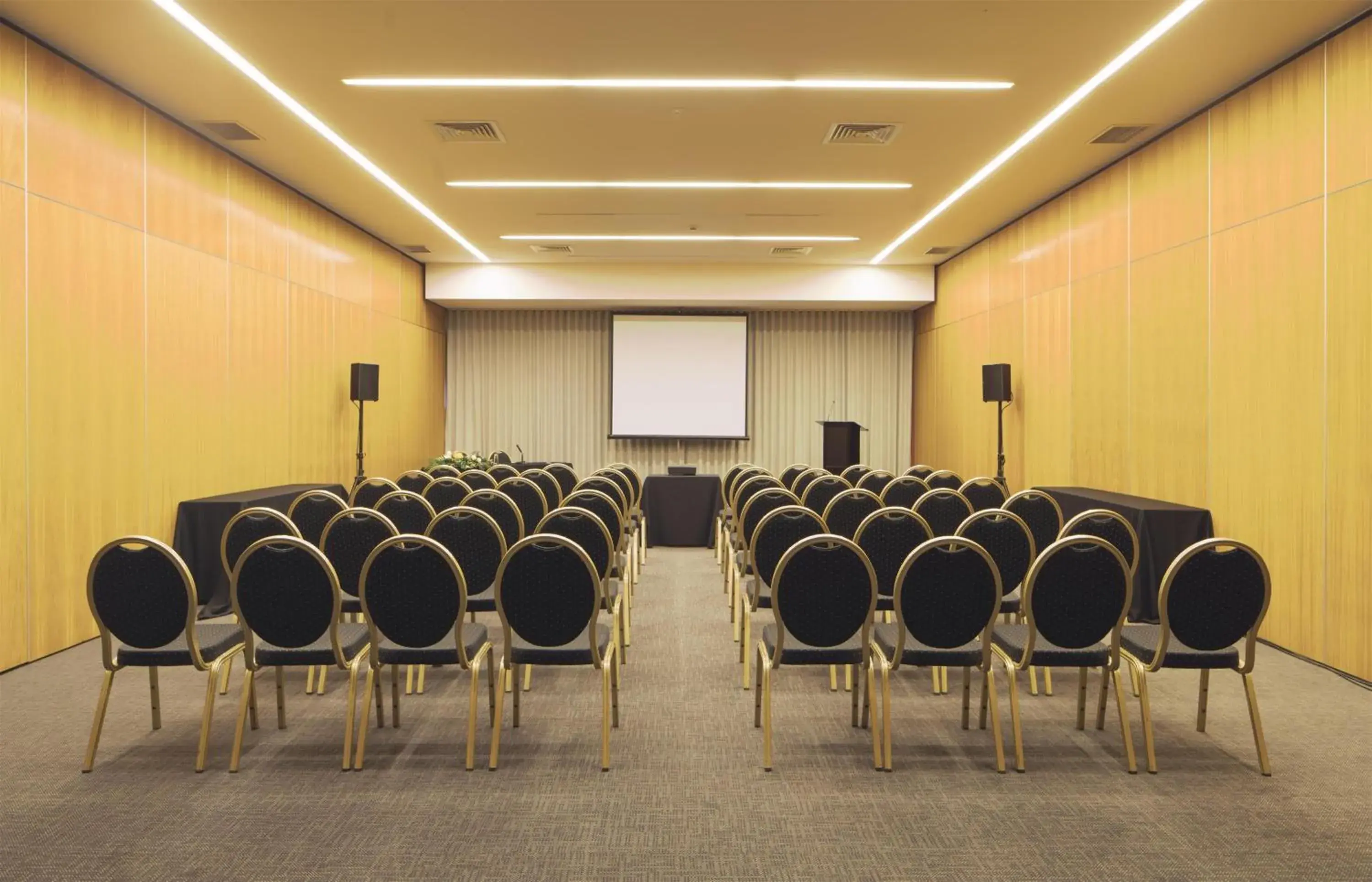 Bedroom in NH Coimbra Dona Ines Bedroom in NH Coimbra Dona Ines