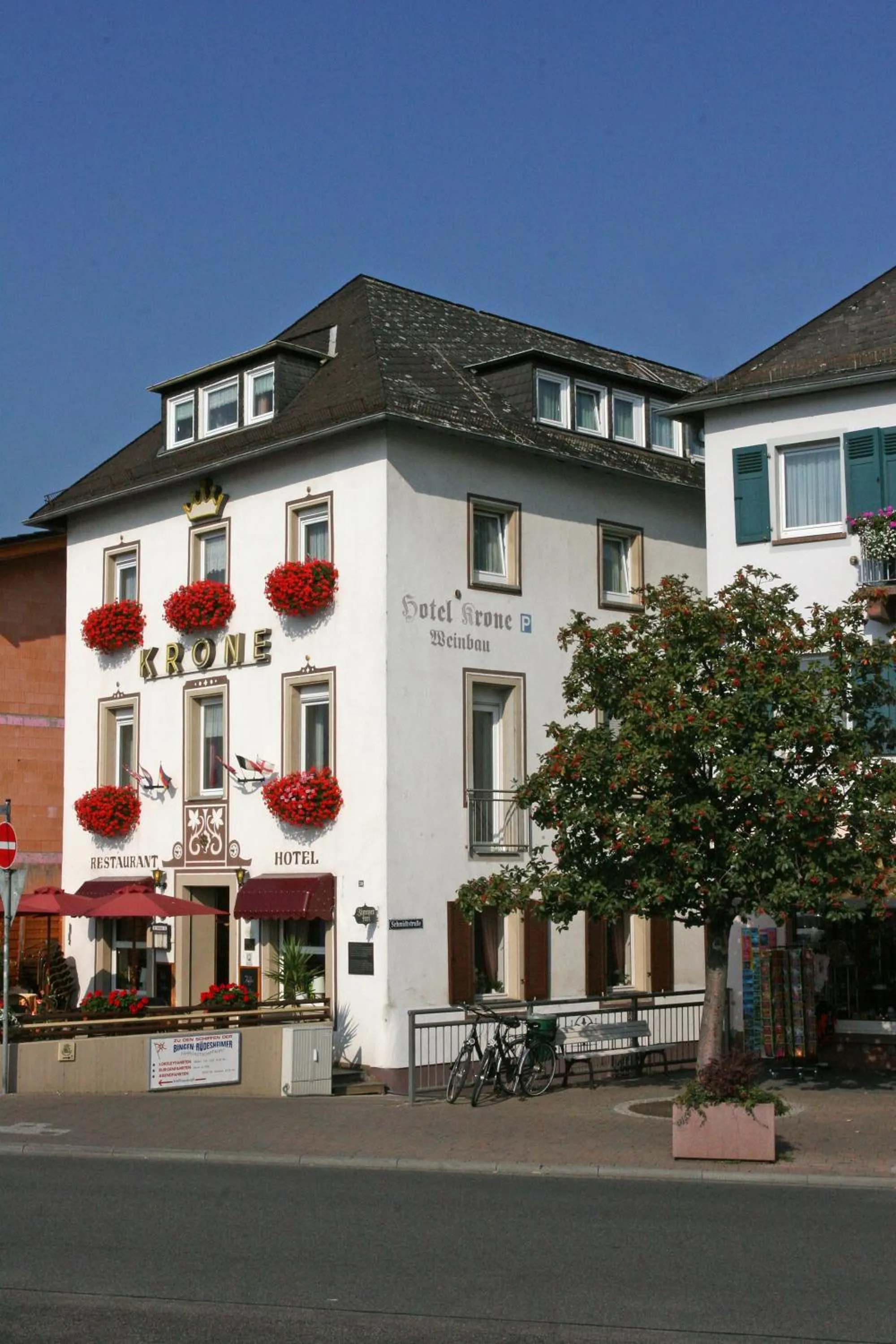 Facade/entrance in Hotel Krone Rüdesheim