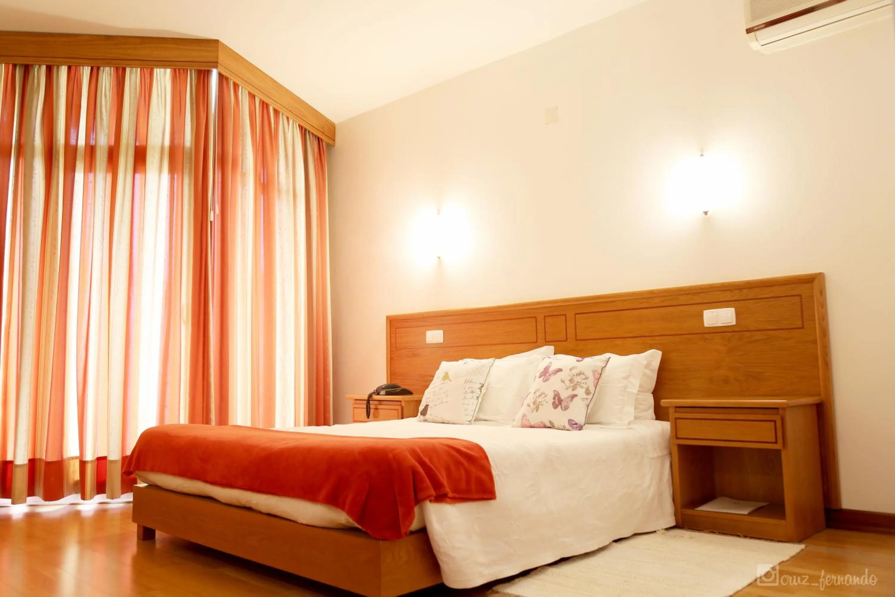 Shower, Bed in Hotel Pantanha Nature & Fitness