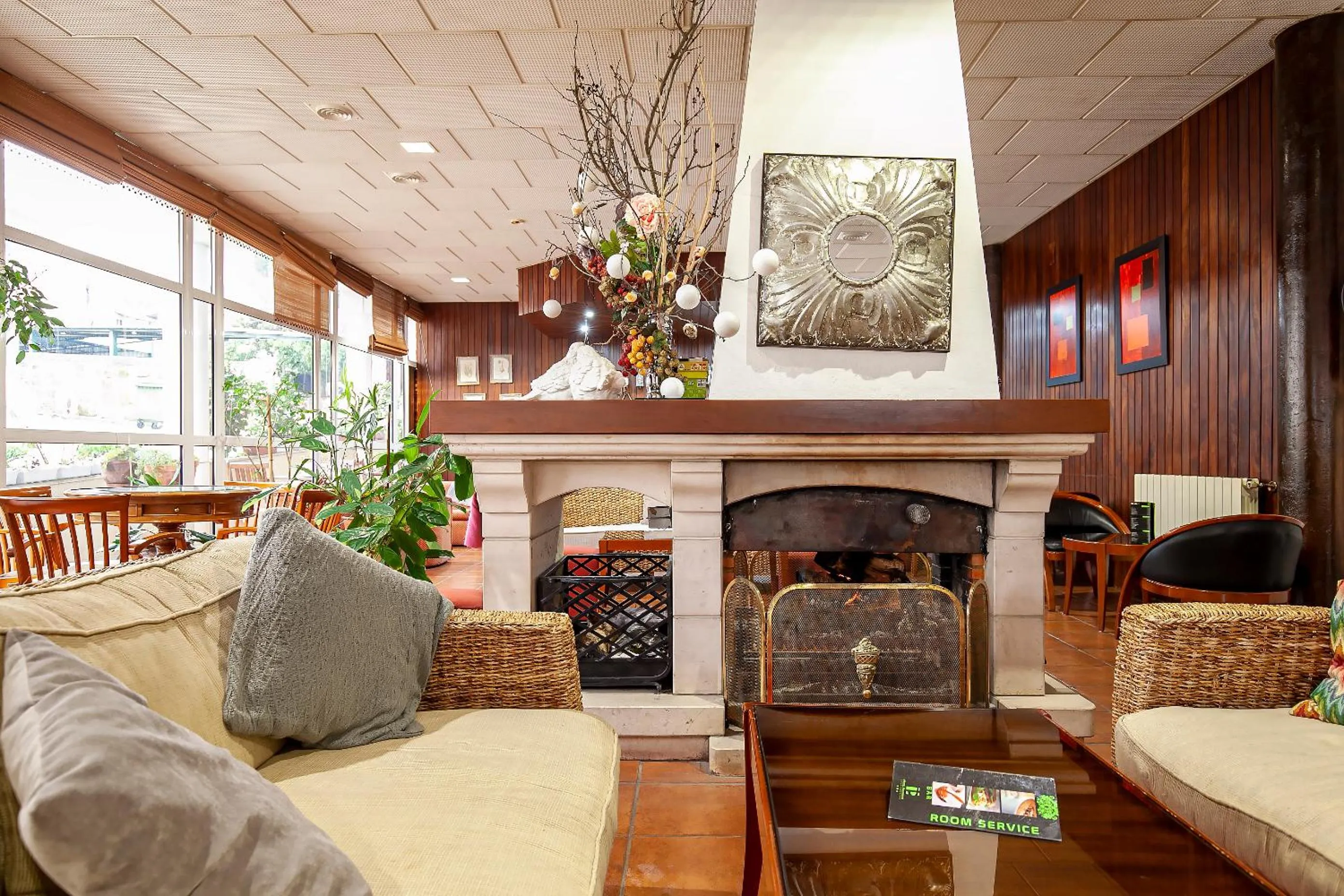 Communal lounge/ TV room in Hotel Pantanha Nature & Fitness