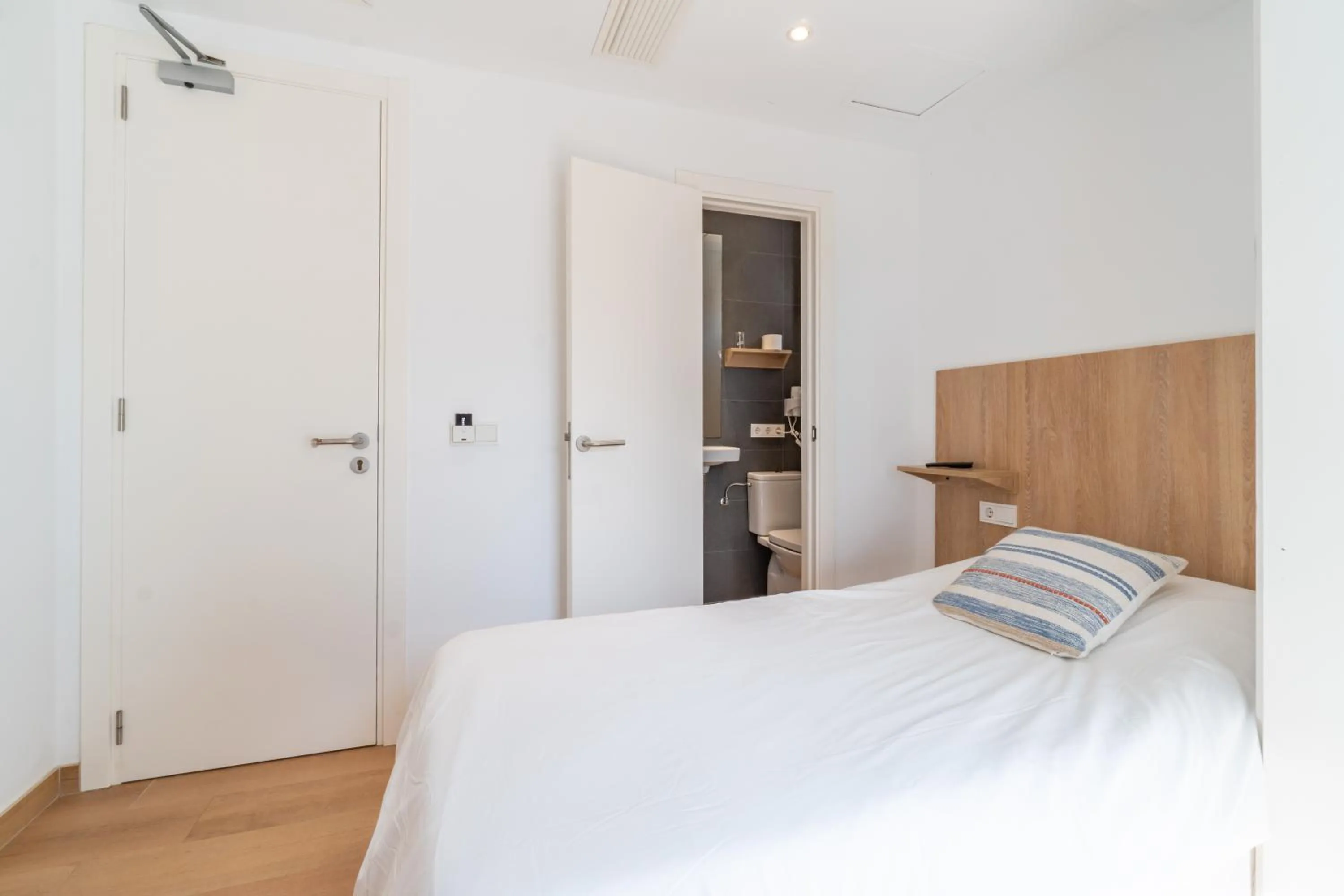 Inner courtyard view, Bed in Hostal Alzina