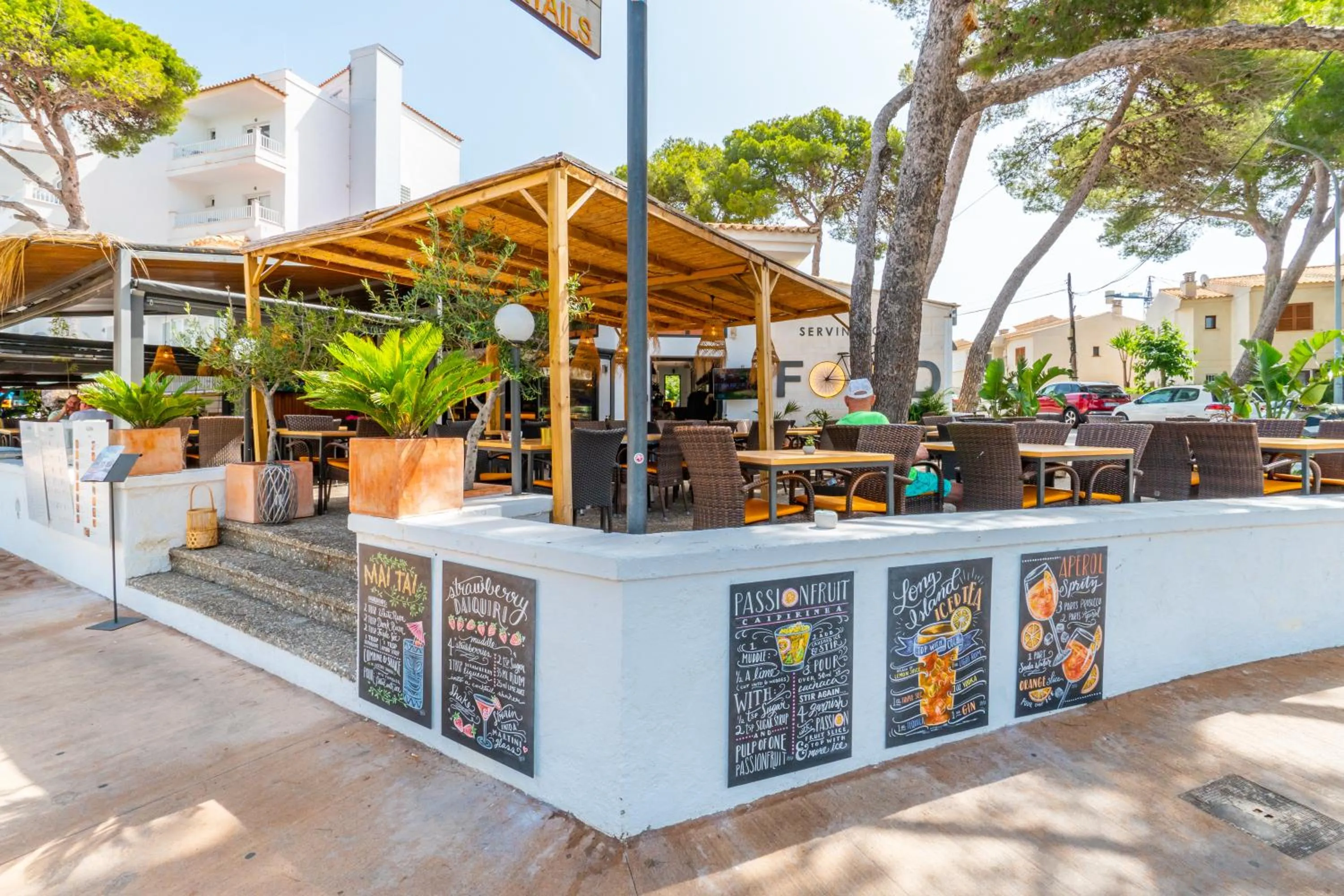 Restaurant/places to eat in Hostal Alzina