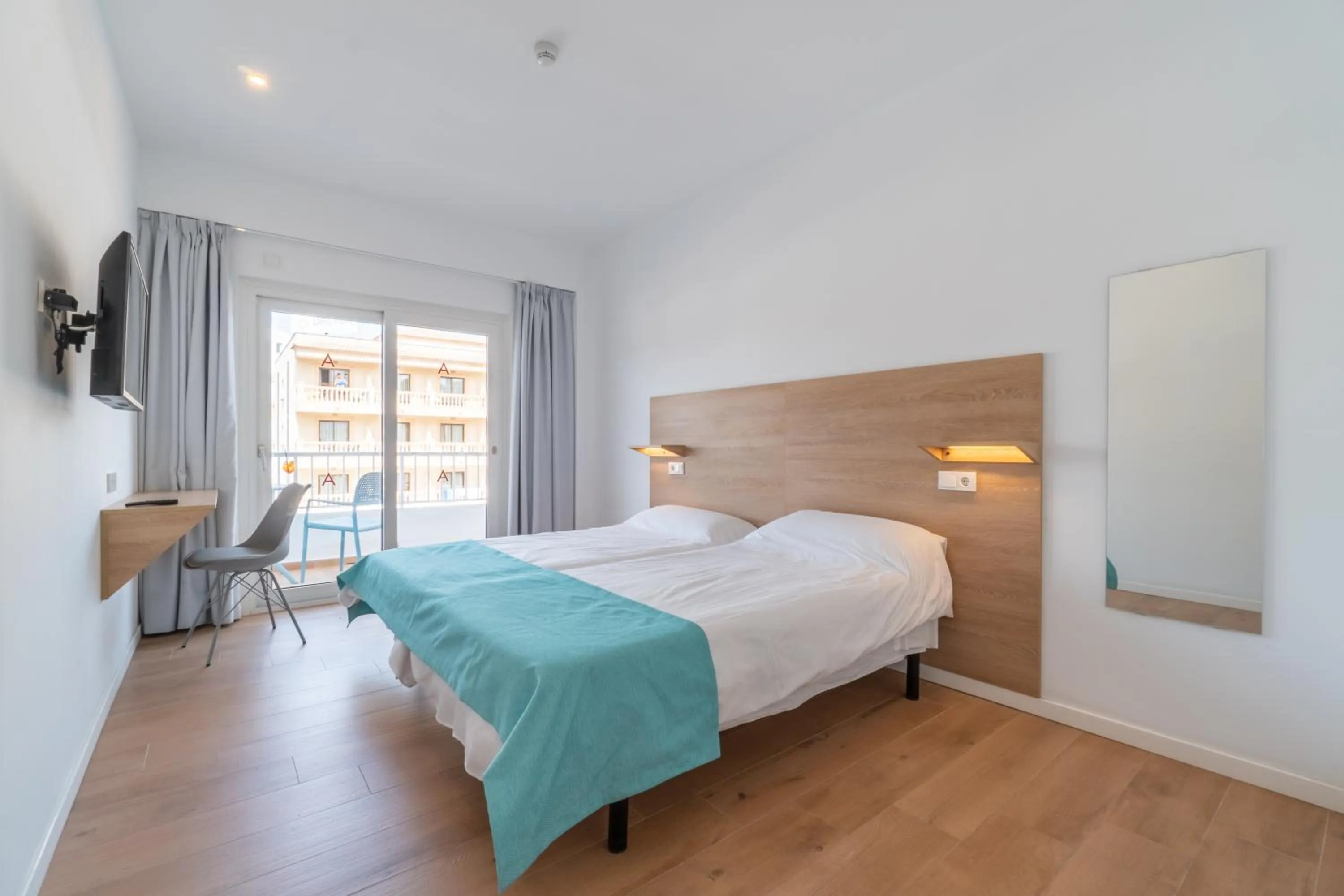 Street view, Bed in Hostal Alzina