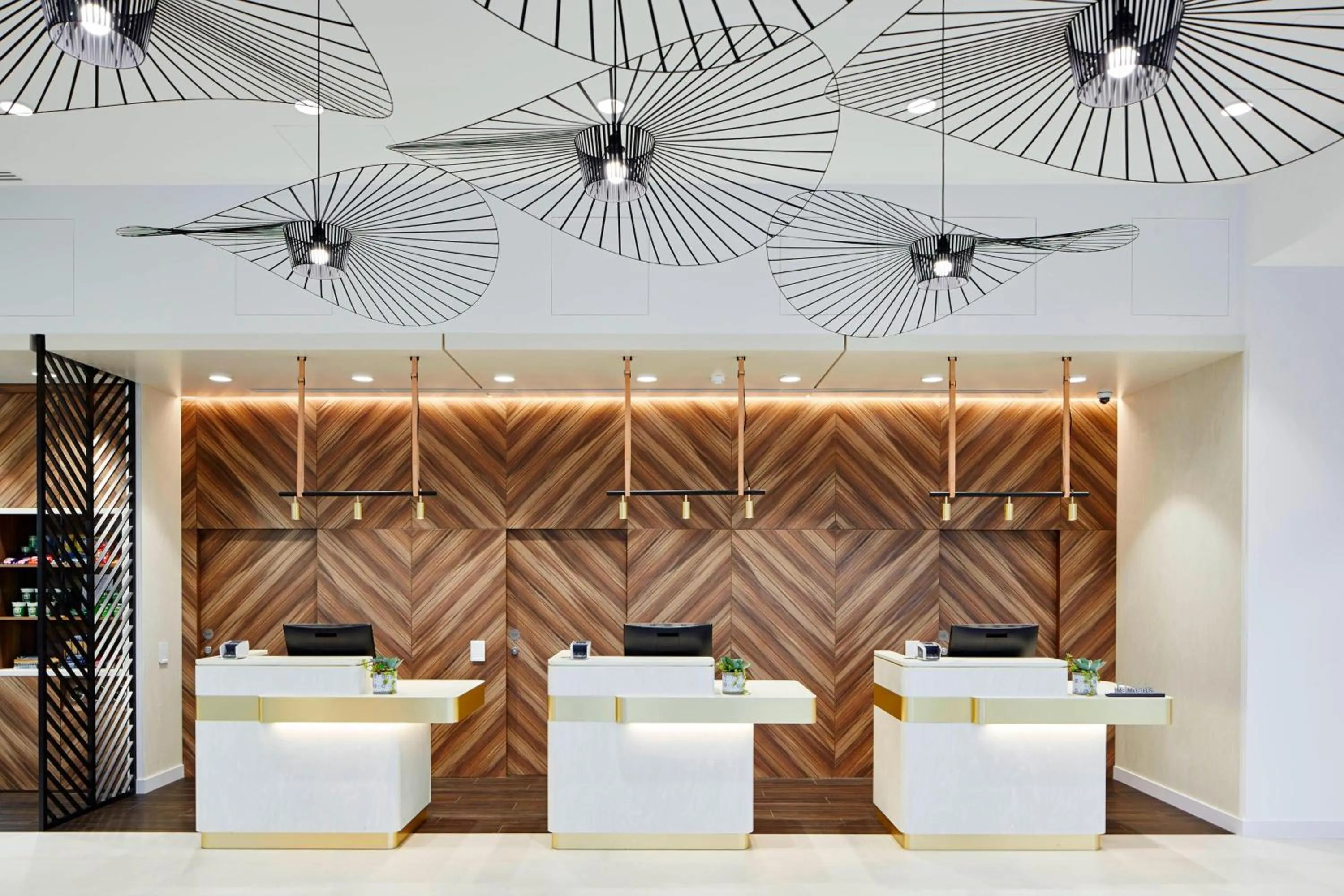 Lobby or reception in Courtyard by Marriott Luton Airport