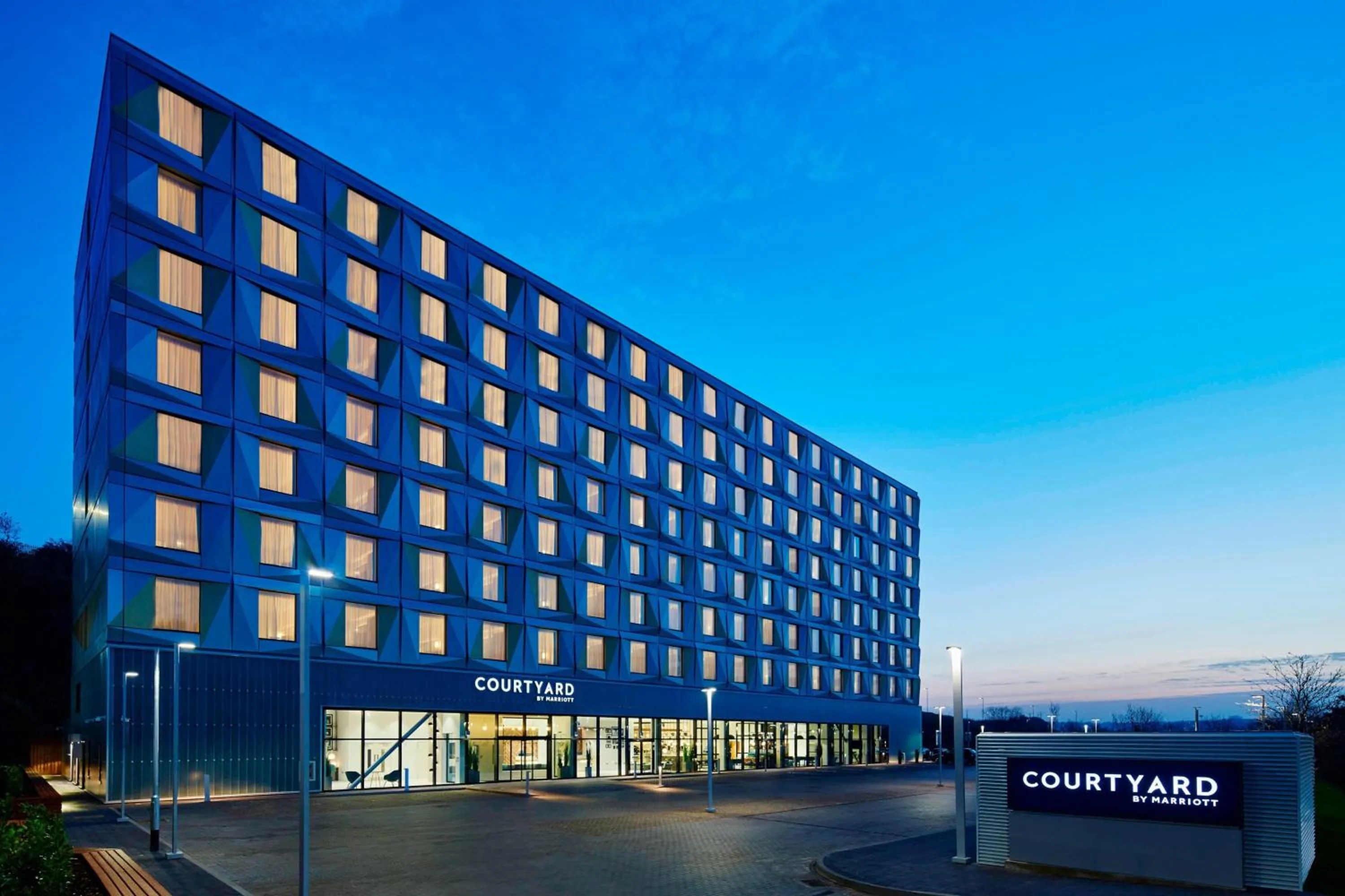 Property building in Courtyard by Marriott Luton Airport