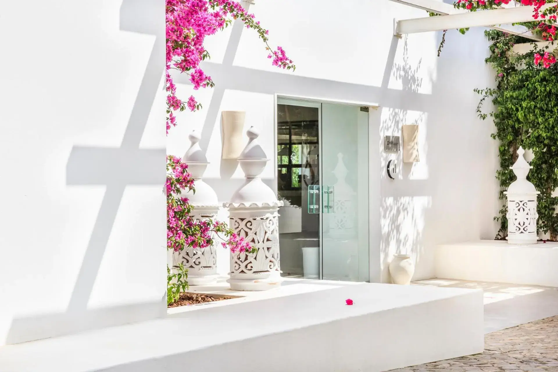 Facade/entrance in Octant Vila Monte Facade/entrance in Octant Vila Monte