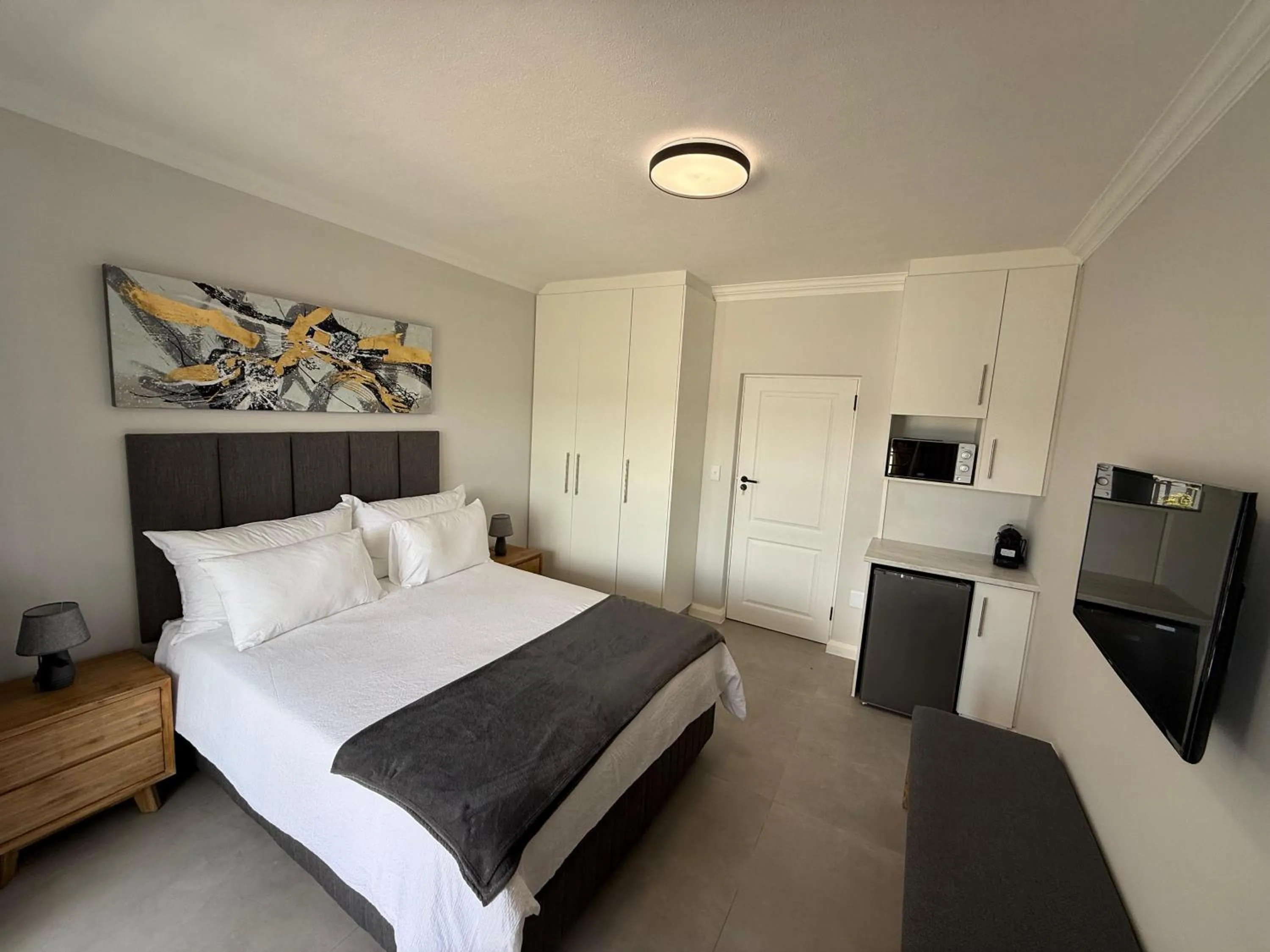 Comfort Queen Room in Interlaken Guest House