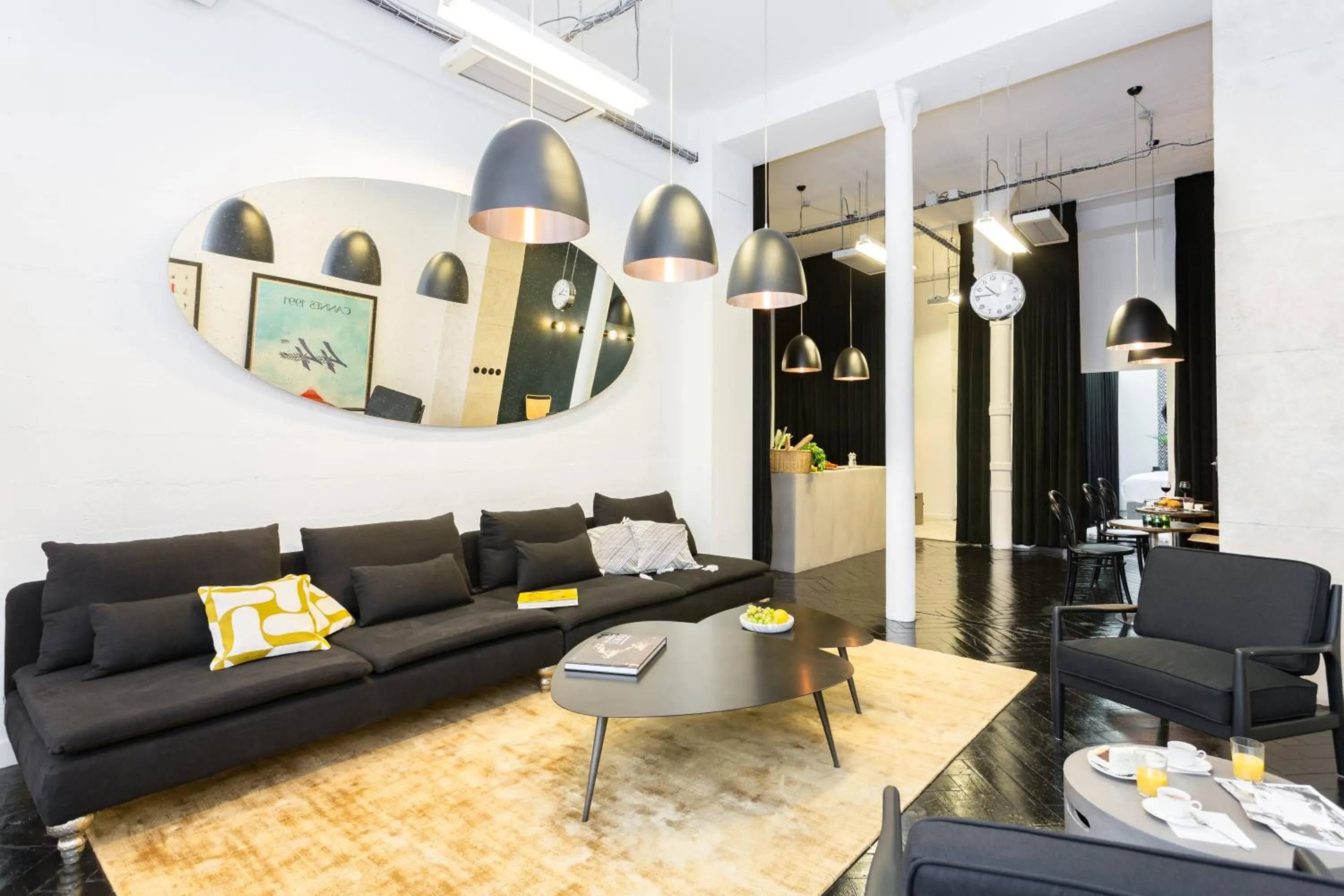 Living room in Habitat Parisien - 2BR-2BA - Aircon Loft Montorgueil