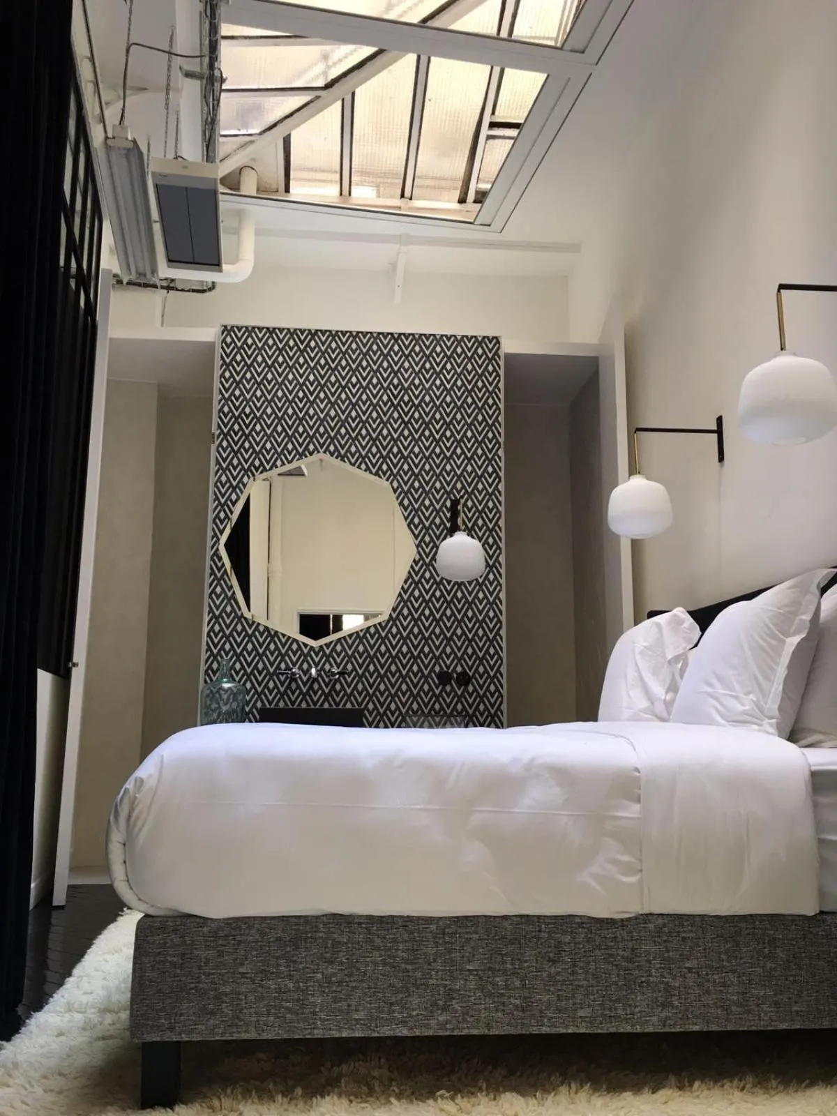 Bed in Habitat Parisien - 2BR-2BA - Aircon Loft Montorgueil