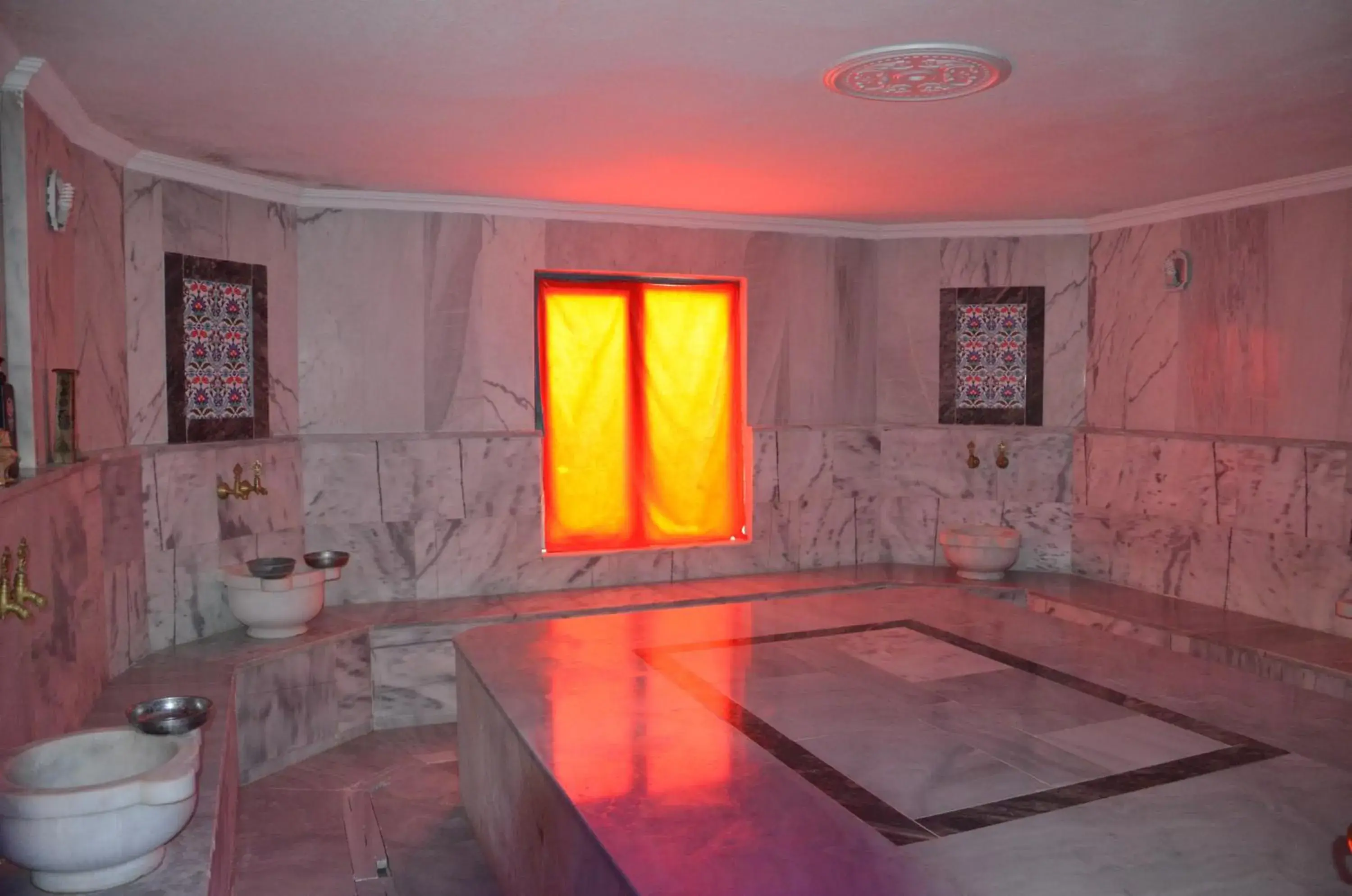 Steam room, Swimming Pool in Cinar Family Suite Hotel - Side
