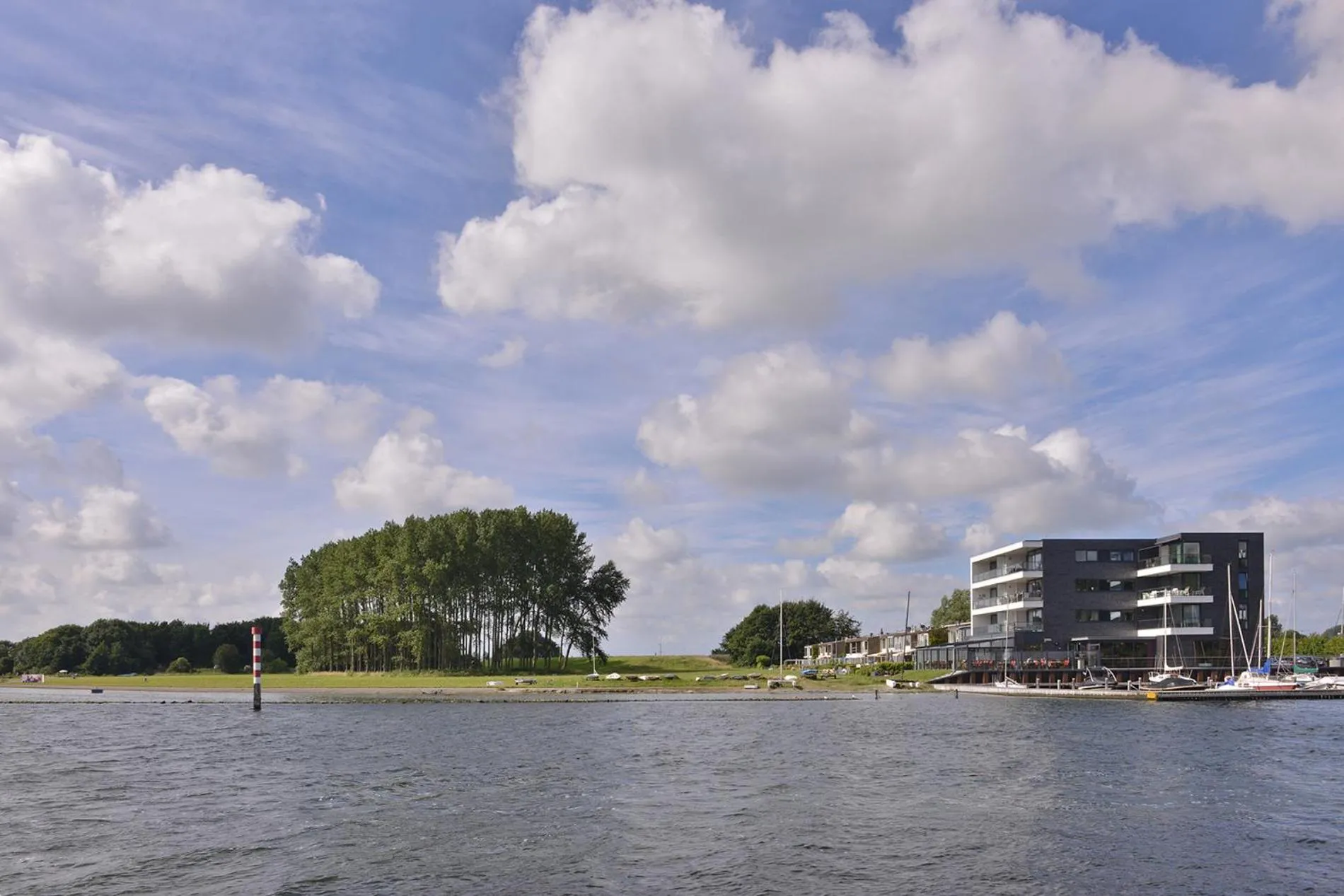 Havenweg 12 - direct aan het Veerse Meer
